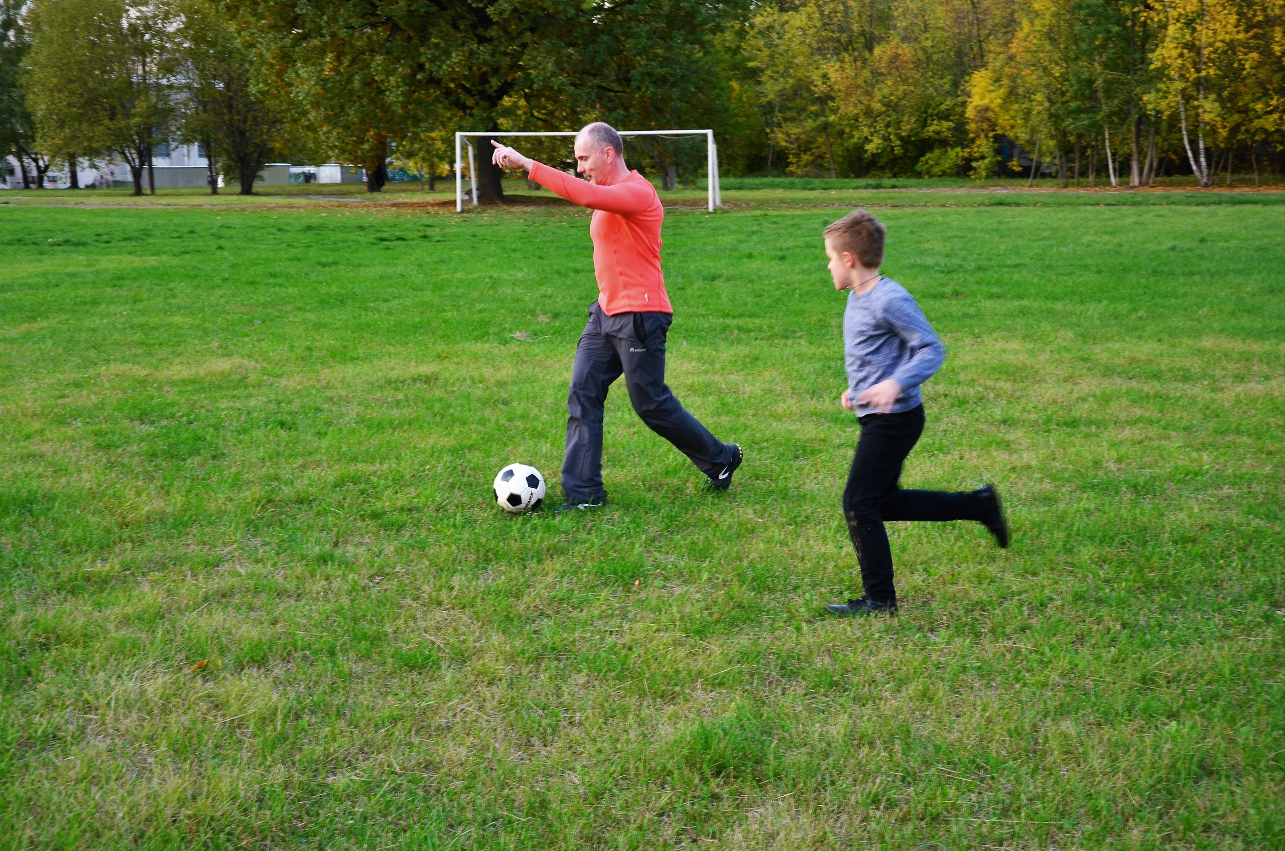 Семейная съемка в парке. В движении. Женский и семейный фотограф Людмила Богачкина