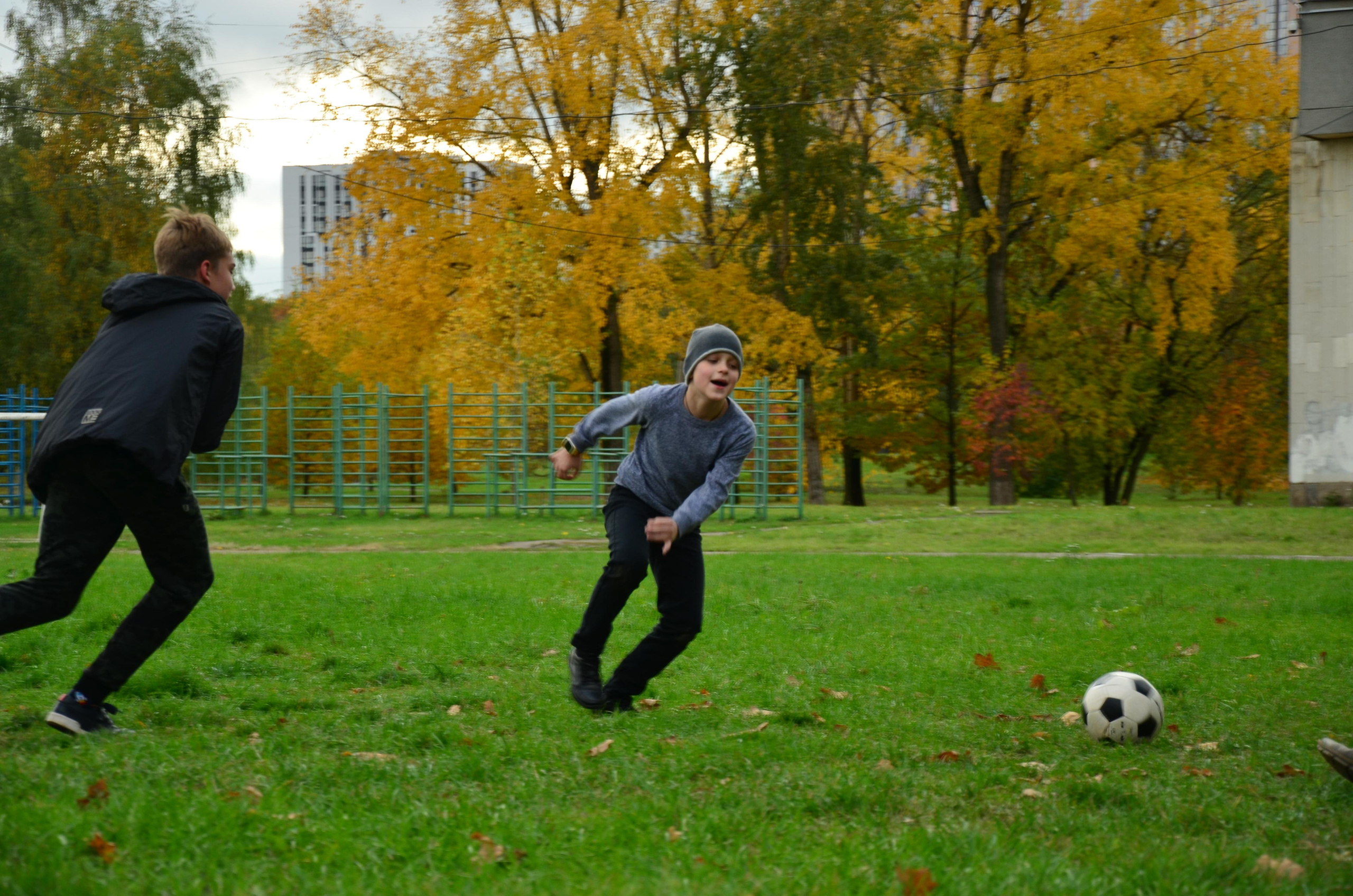 Семейная съемка в парке. В движении. Женский и семейный фотограф Людмила Богачкина