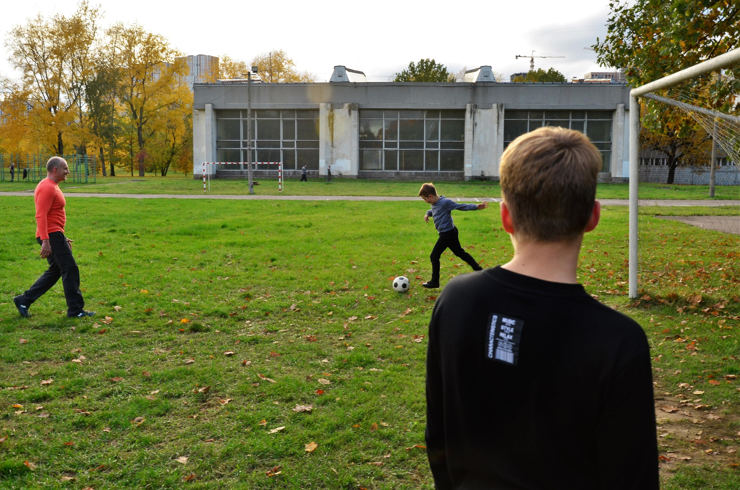 Семейная съемка в парке. В движении. Женский и семейный фотограф Людмила Богачкина