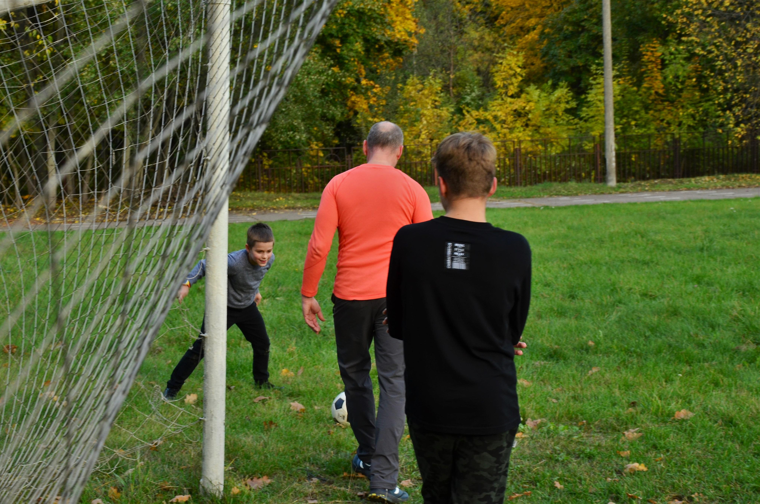Семейная съемка в парке. В движении. Женский и семейный фотограф Людмила Богачкина