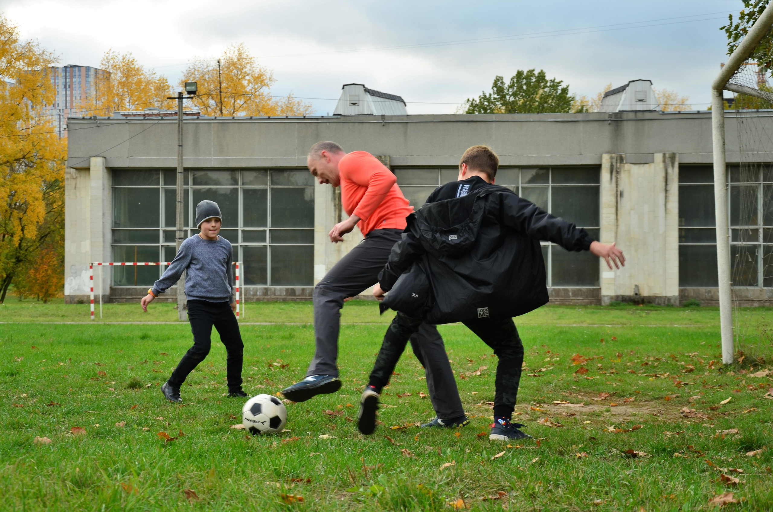 Семейная съемка в парке. В движении. Женский и семейный фотограф Людмила Богачкина