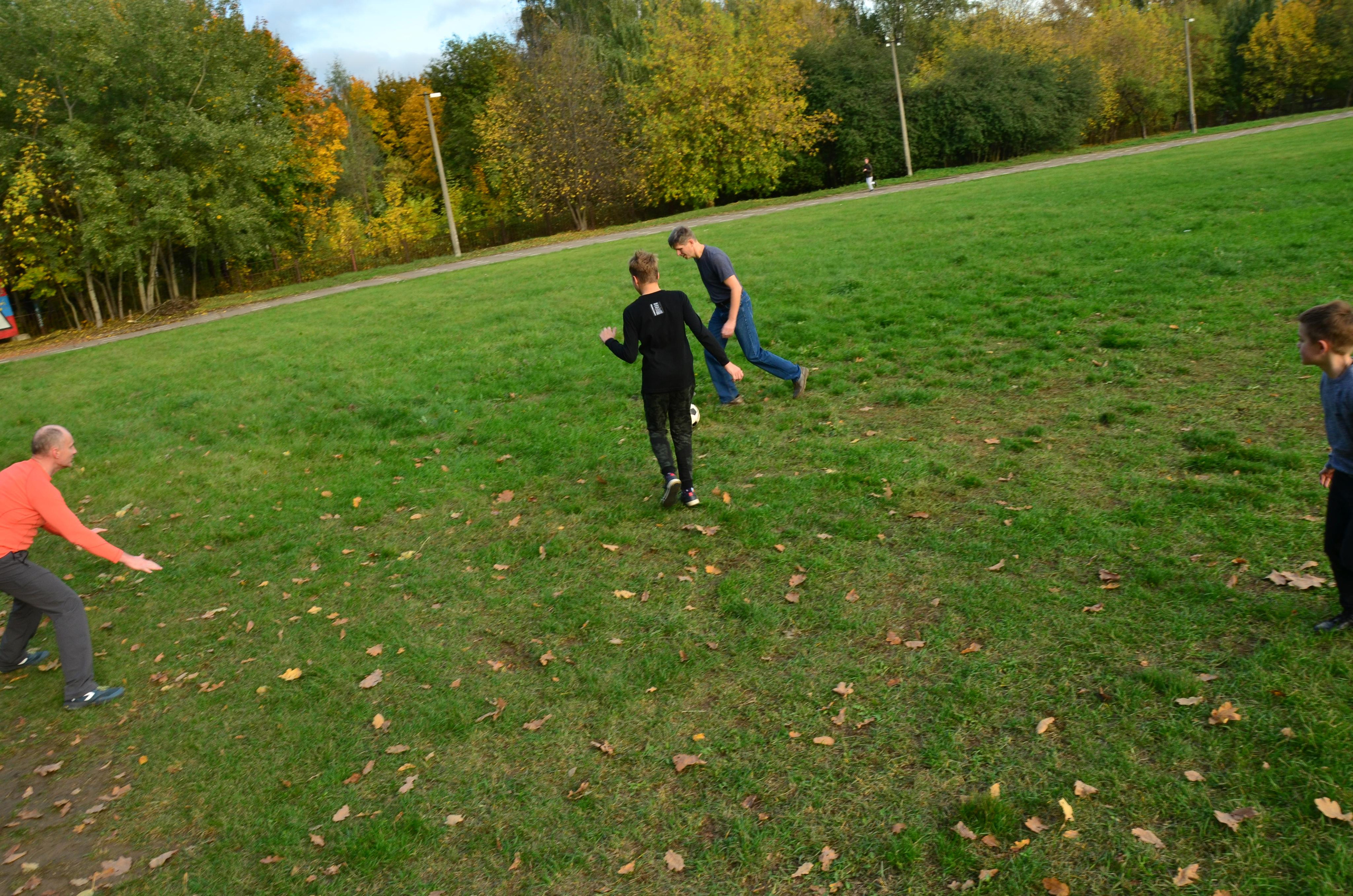 Семейная съемка в парке. В движении. Женский и семейный фотограф Людмила Богачкина