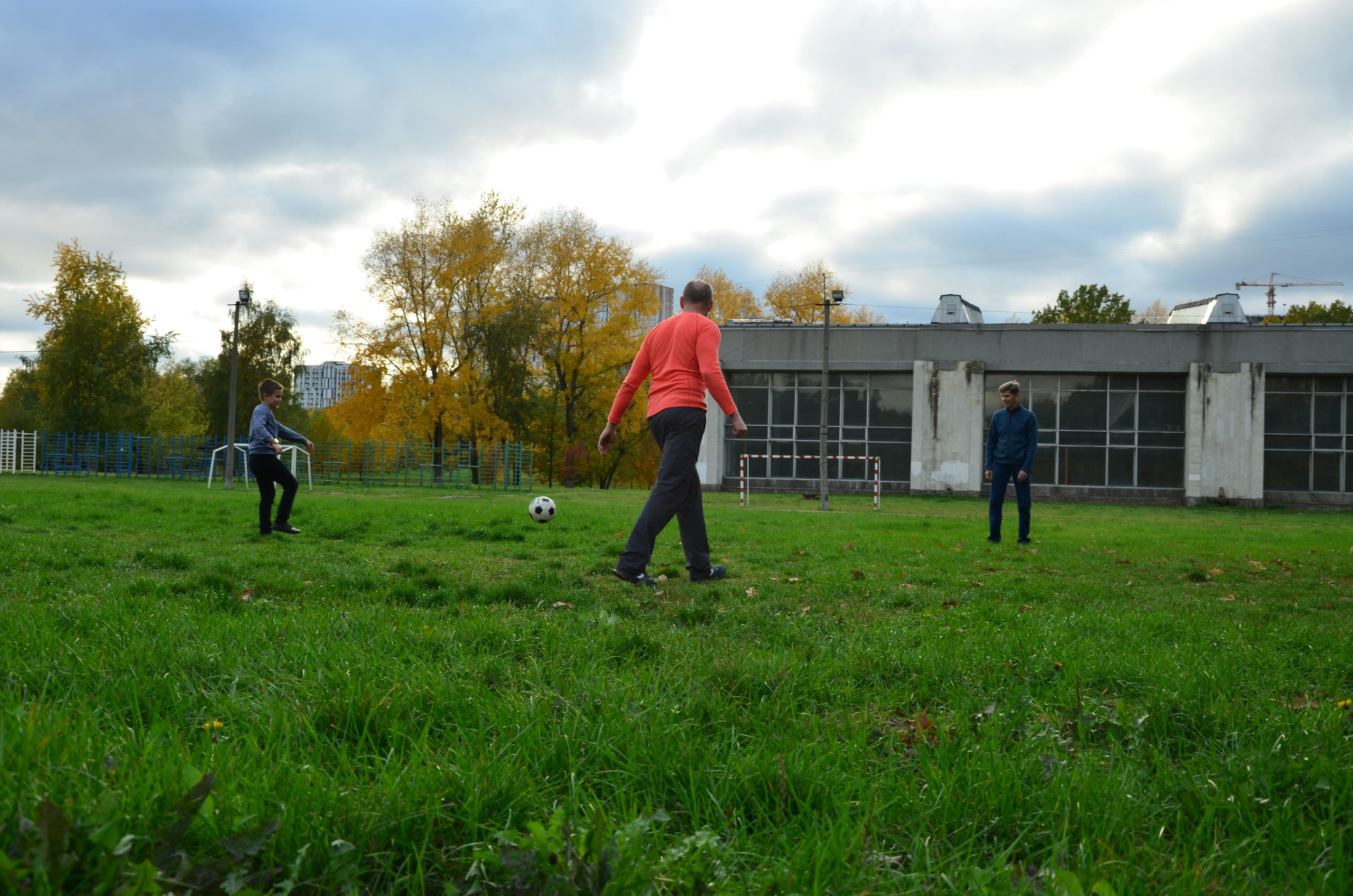 Семейная съемка в парке. В движении. Женский и семейный фотограф Людмила Богачкина
