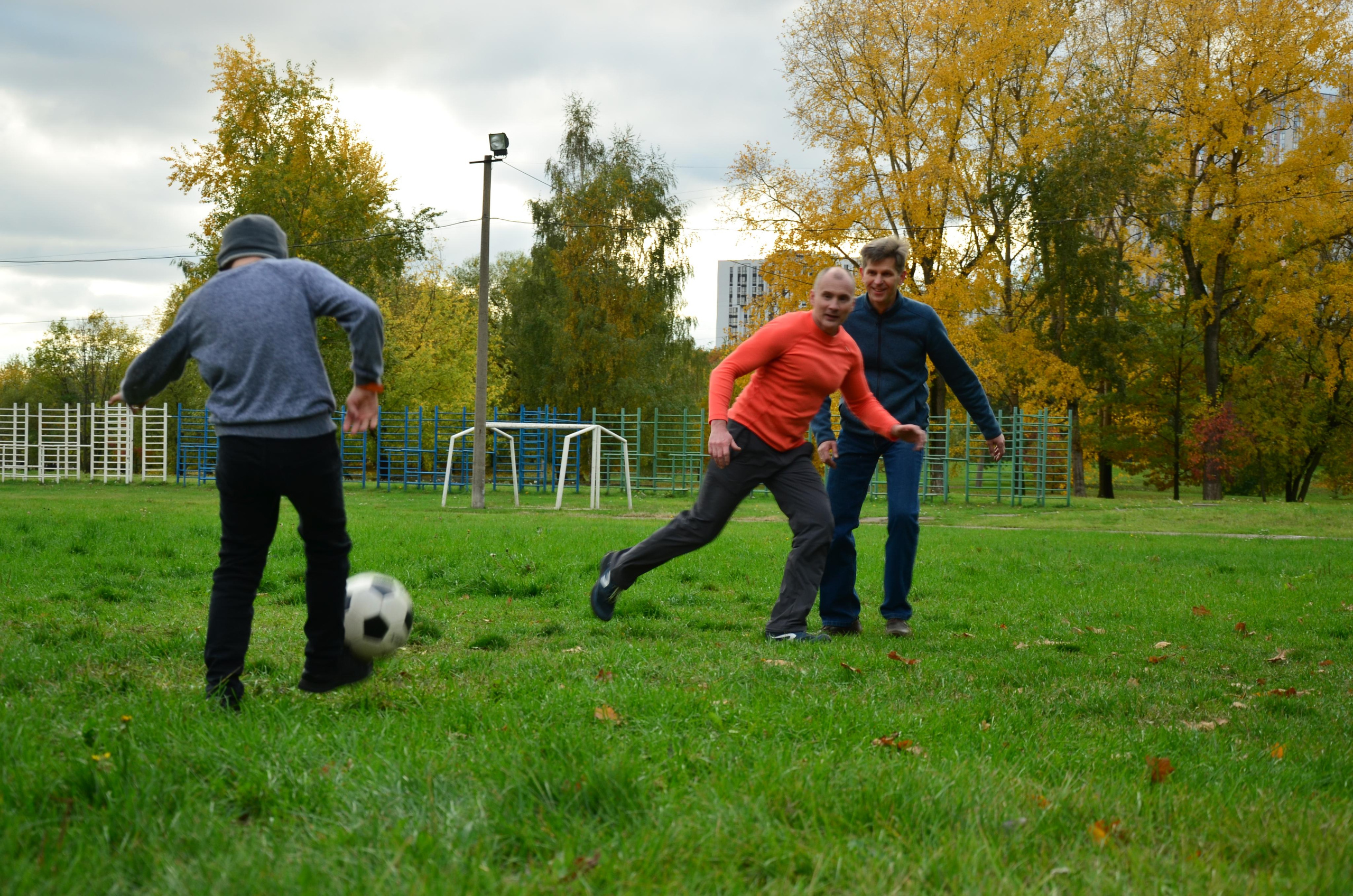 Семейная съемка в парке. В движении. Женский и семейный фотограф Людмила Богачкина