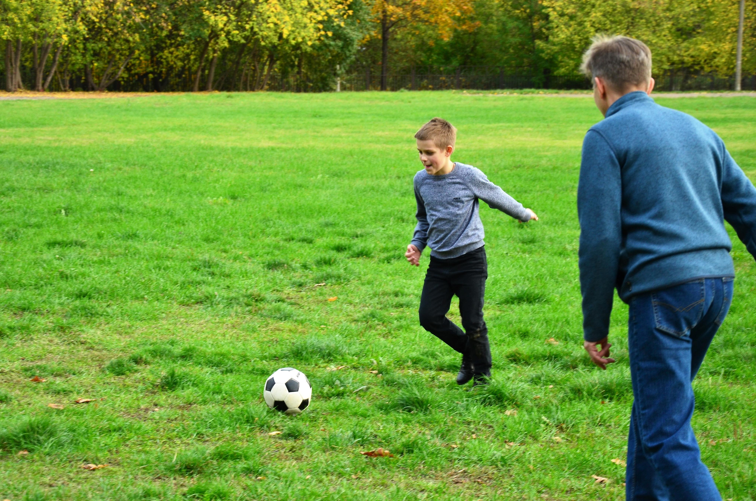 Семейная съемка в парке. В движении. Женский и семейный фотограф Людмила Богачкина