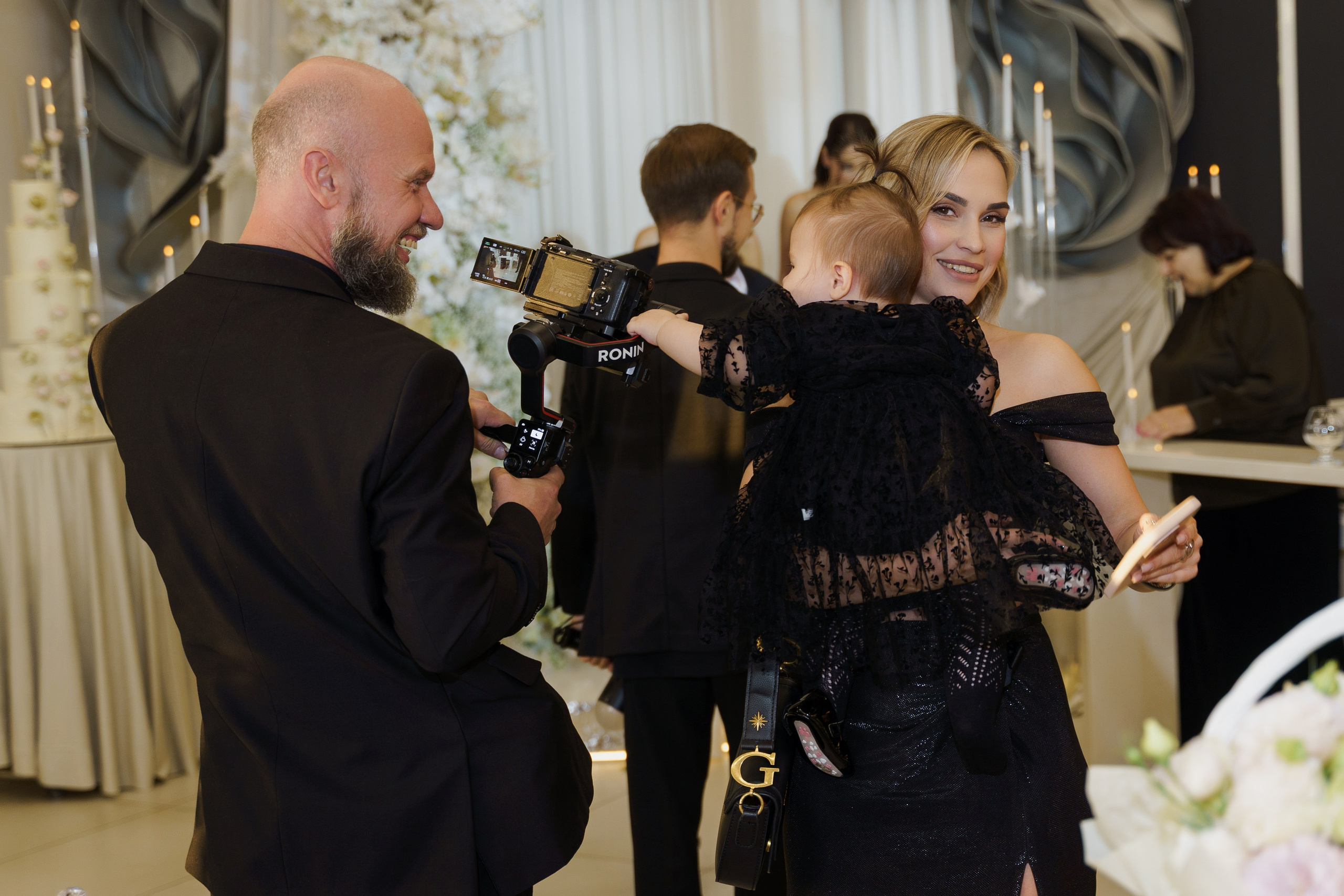 Красивое обручение на берегу чёрного моря в Лермонтово от ТВИНС СТУДИО. ТВИНС СТУДИО — лучшие свадебные фотографы и видеографы в Краснодаре