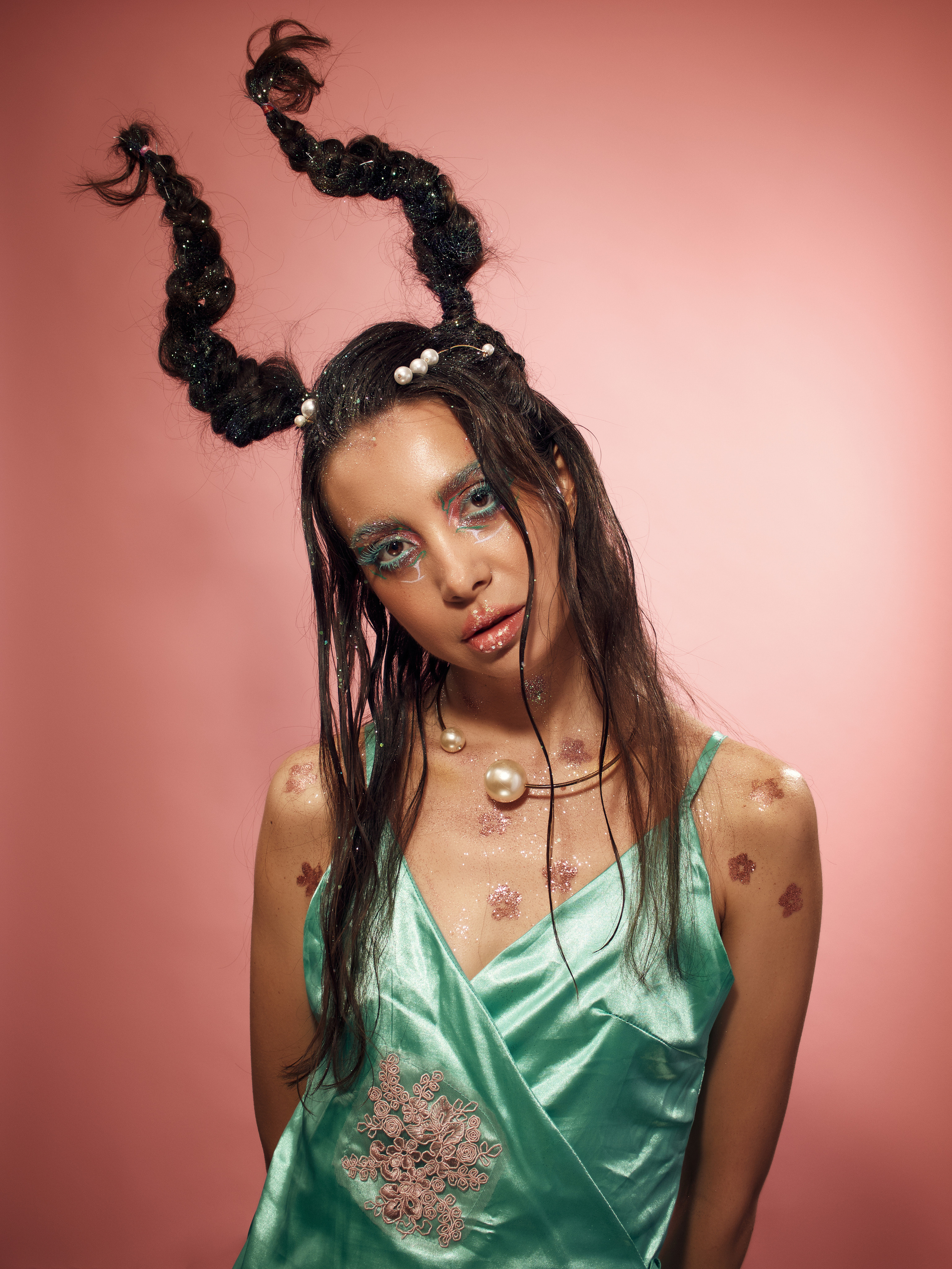 Катя с рожками. Фотограф в Москве Михаил Елизарьев