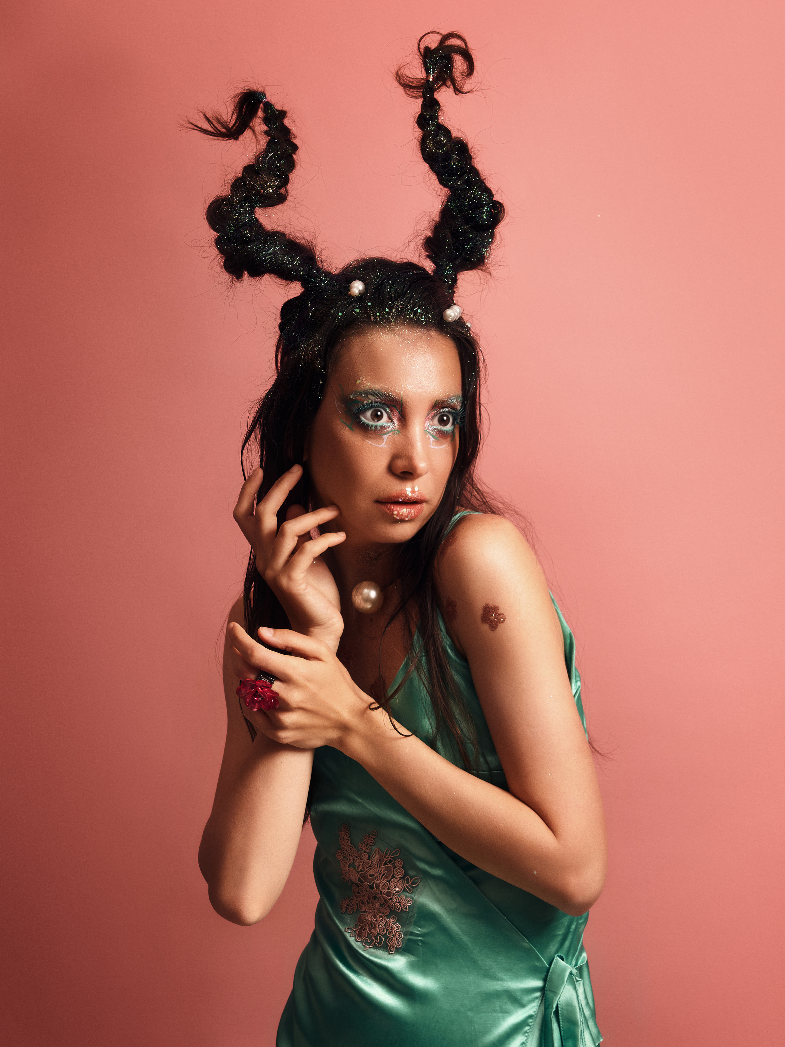 Катя с рожками. Фотограф в Москве Михаил Елизарьев