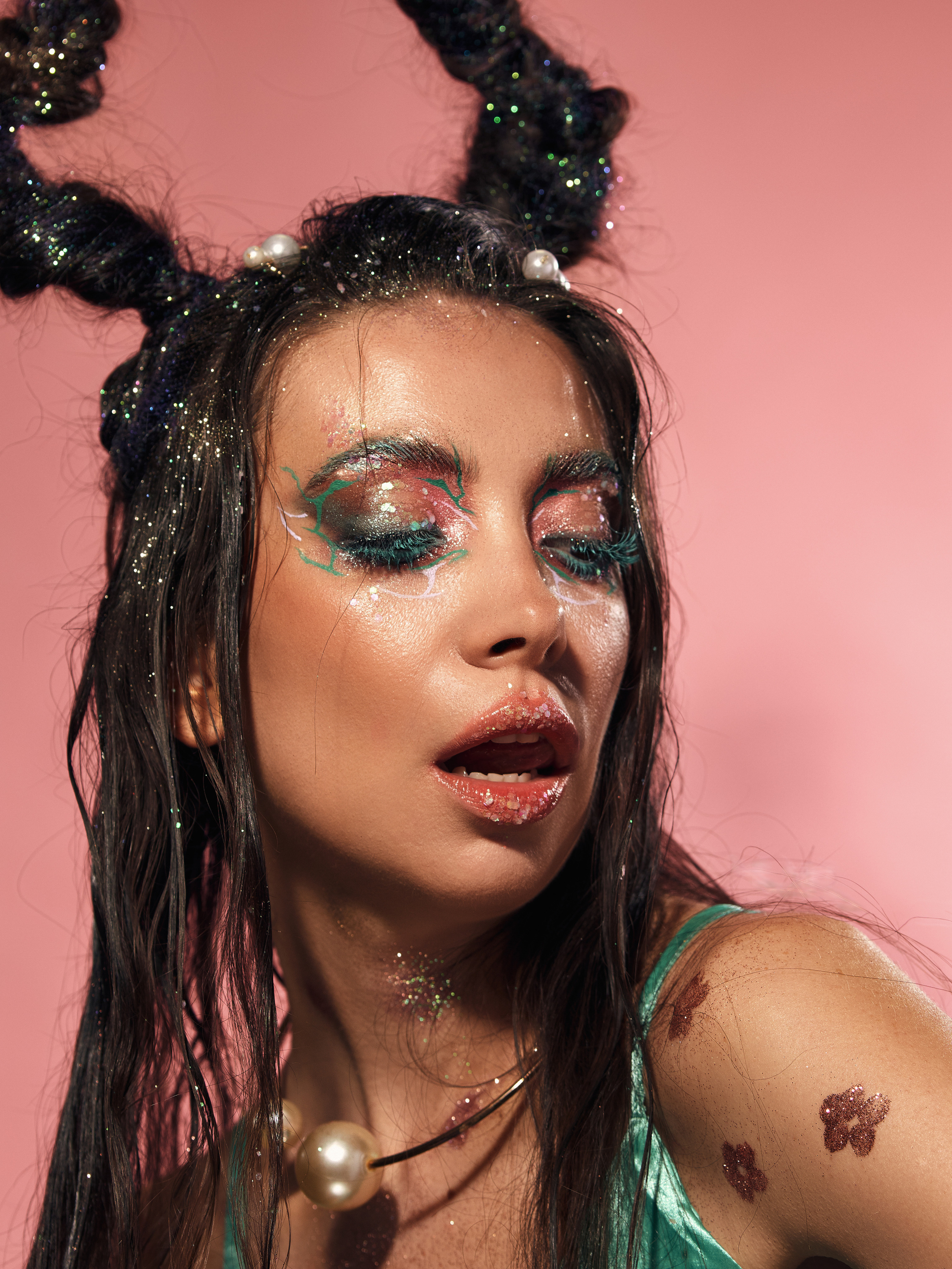 Катя с рожками. Фотограф в Москве Михаил Елизарьев