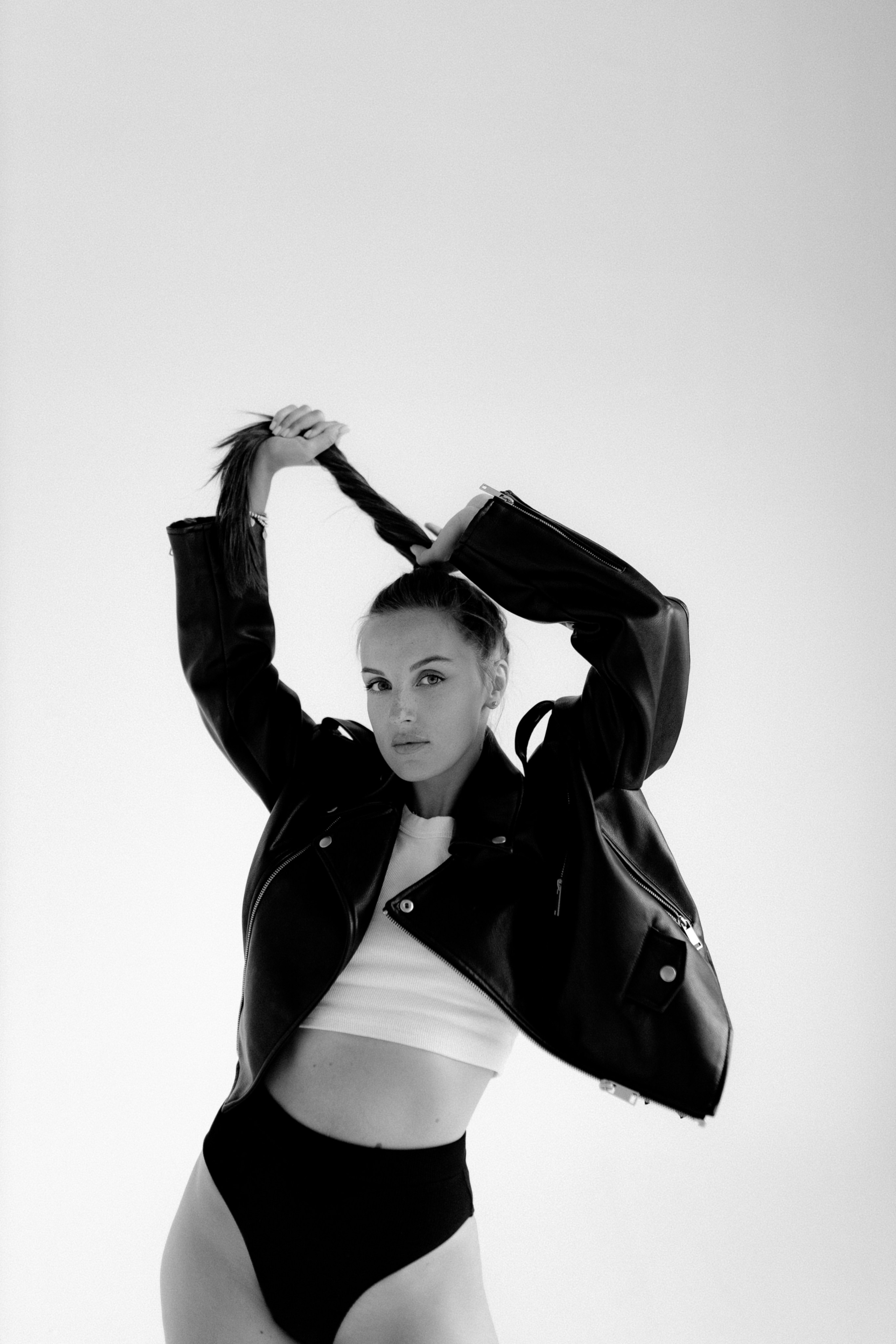 Юля. Главная