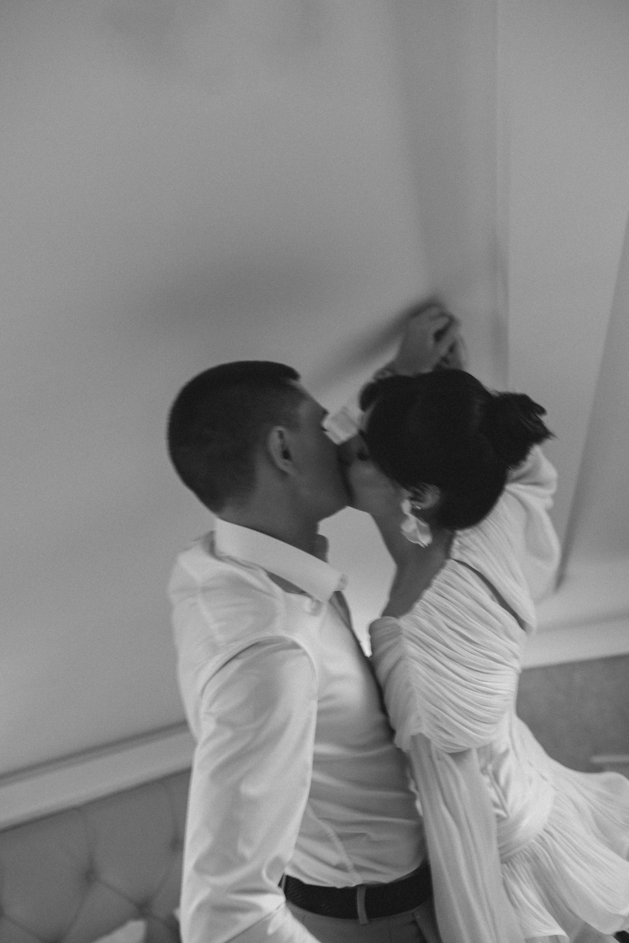 Евгений & Анастасия (отель/роспись). Свадебный, семейный, женский фотограф в Москве, Мытищах, Королёве Ксения Узилле