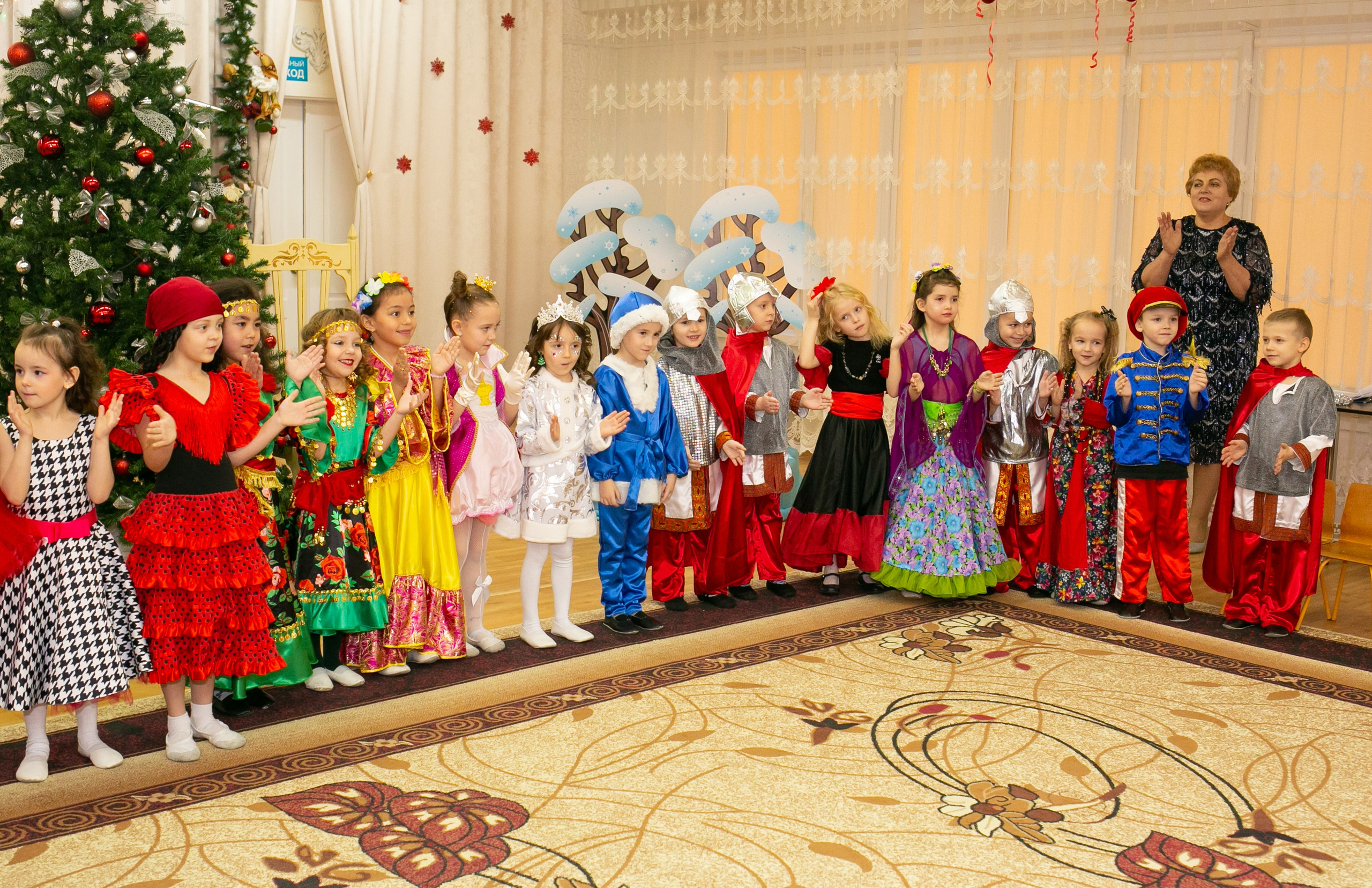 Выпускные и Утренники. Фотограф новорожденных и семейный фотограф НСО г. Бердск Марина Львова