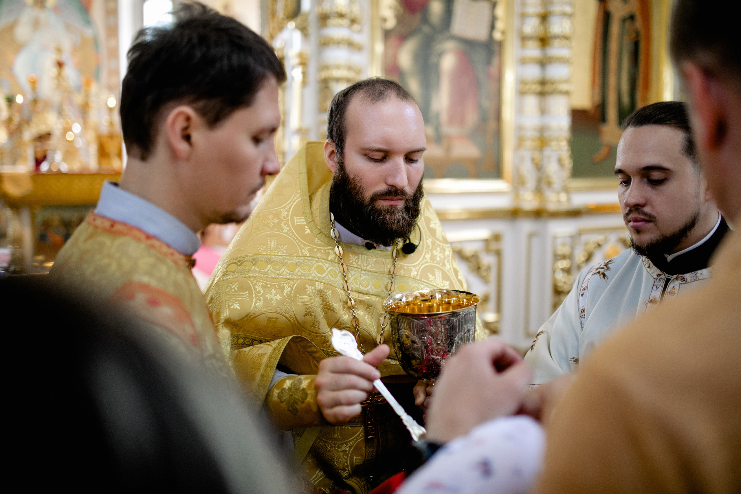 Кафедральный собор Владимира Равноапостольного. Свадебный фотограф ростов-на-Дону / Сочи / Москва