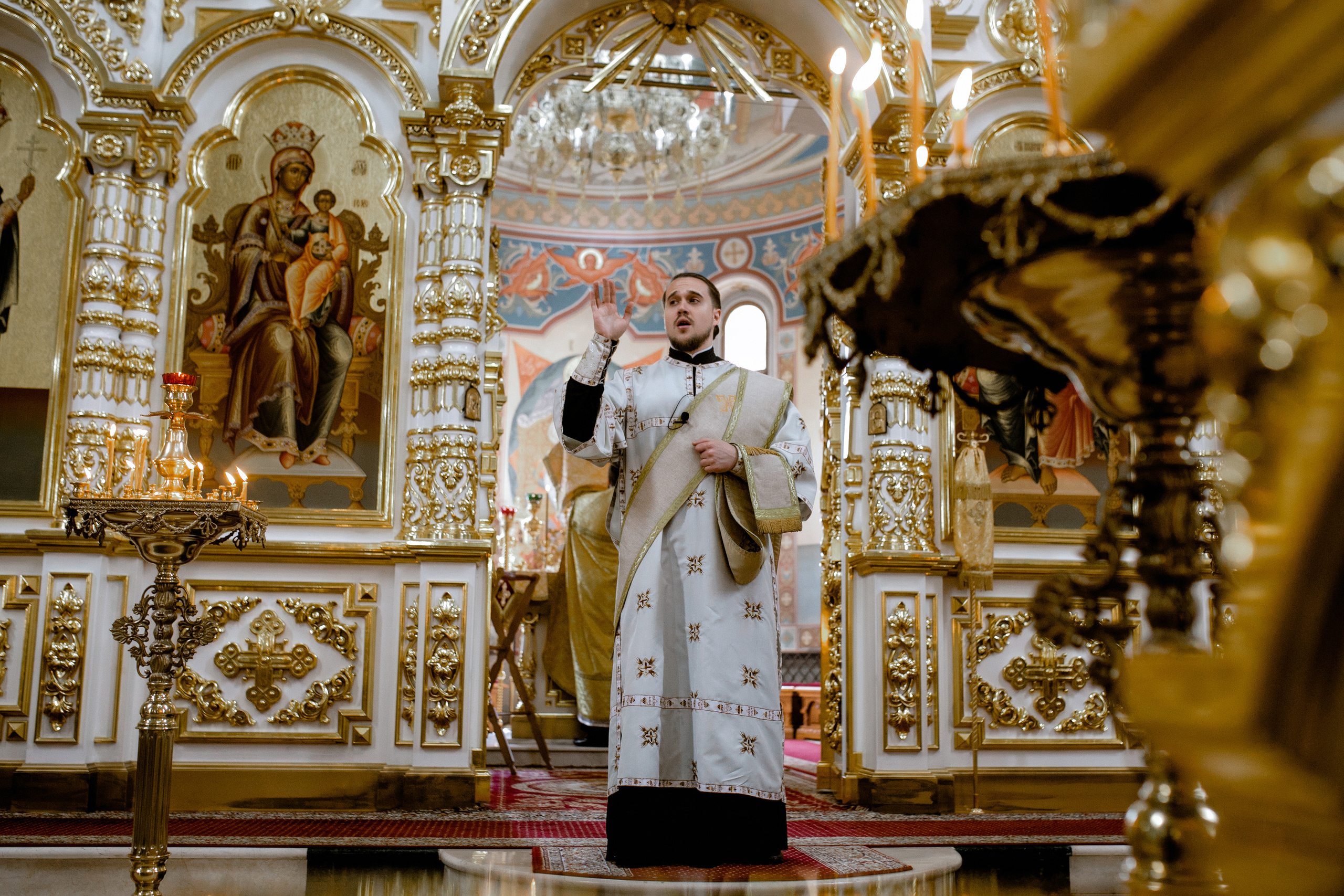 Кафедральный собор Владимира Равноапостольного. Свадебный фотограф ростов-на-Дону / Сочи / Москва