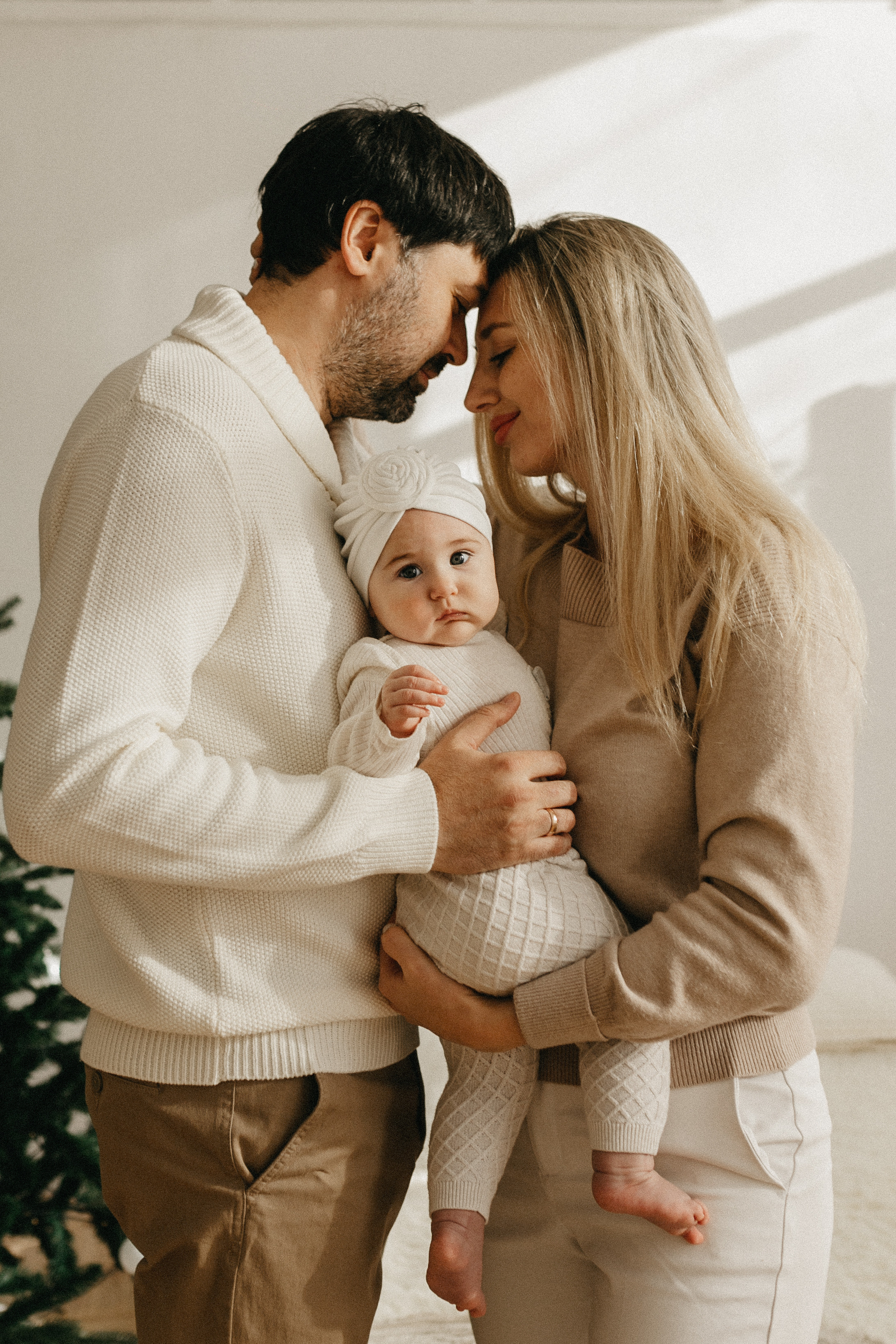 Лида и Илья с малышкой Лизой. Семейный фотограф в г. Ростову-на-Дону Козлова Евгения