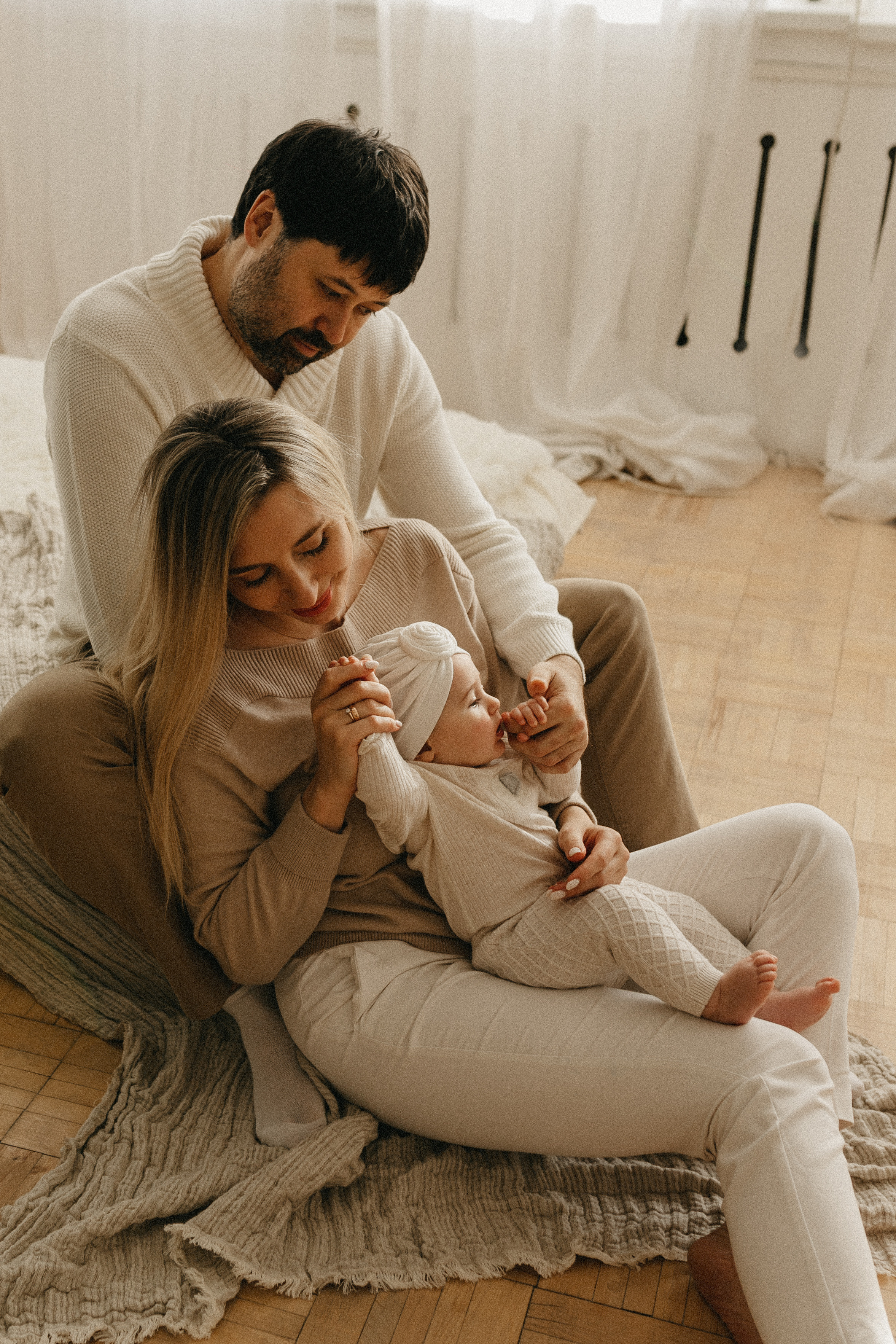 Лида и Илья с малышкой Лизой. Семейный фотограф в г. Ростову-на-Дону Козлова Евгения