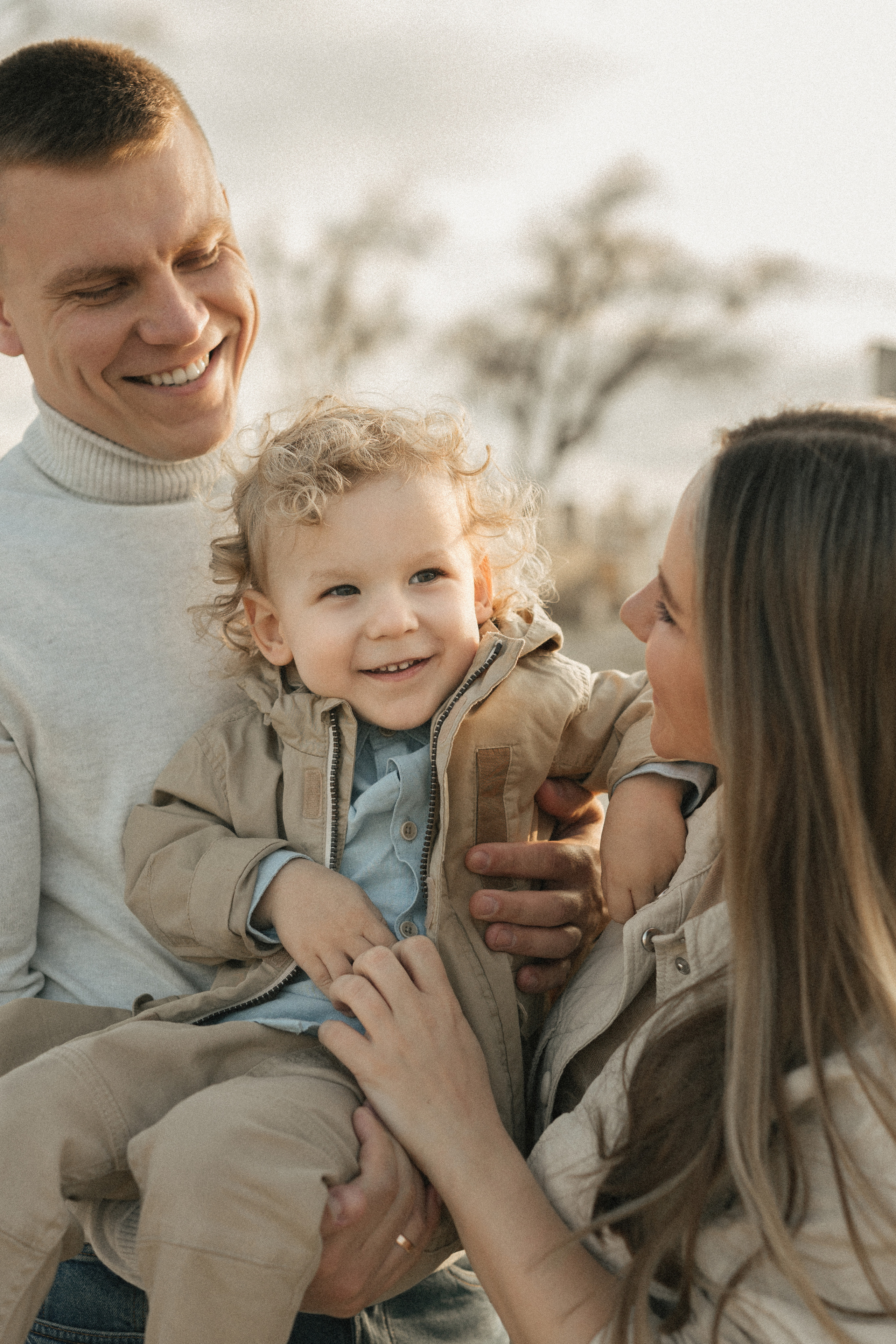 Лиза и Ваня с малышом Львом. Семейный фотограф в г. Ростову-на-Дону Козлова Евгения