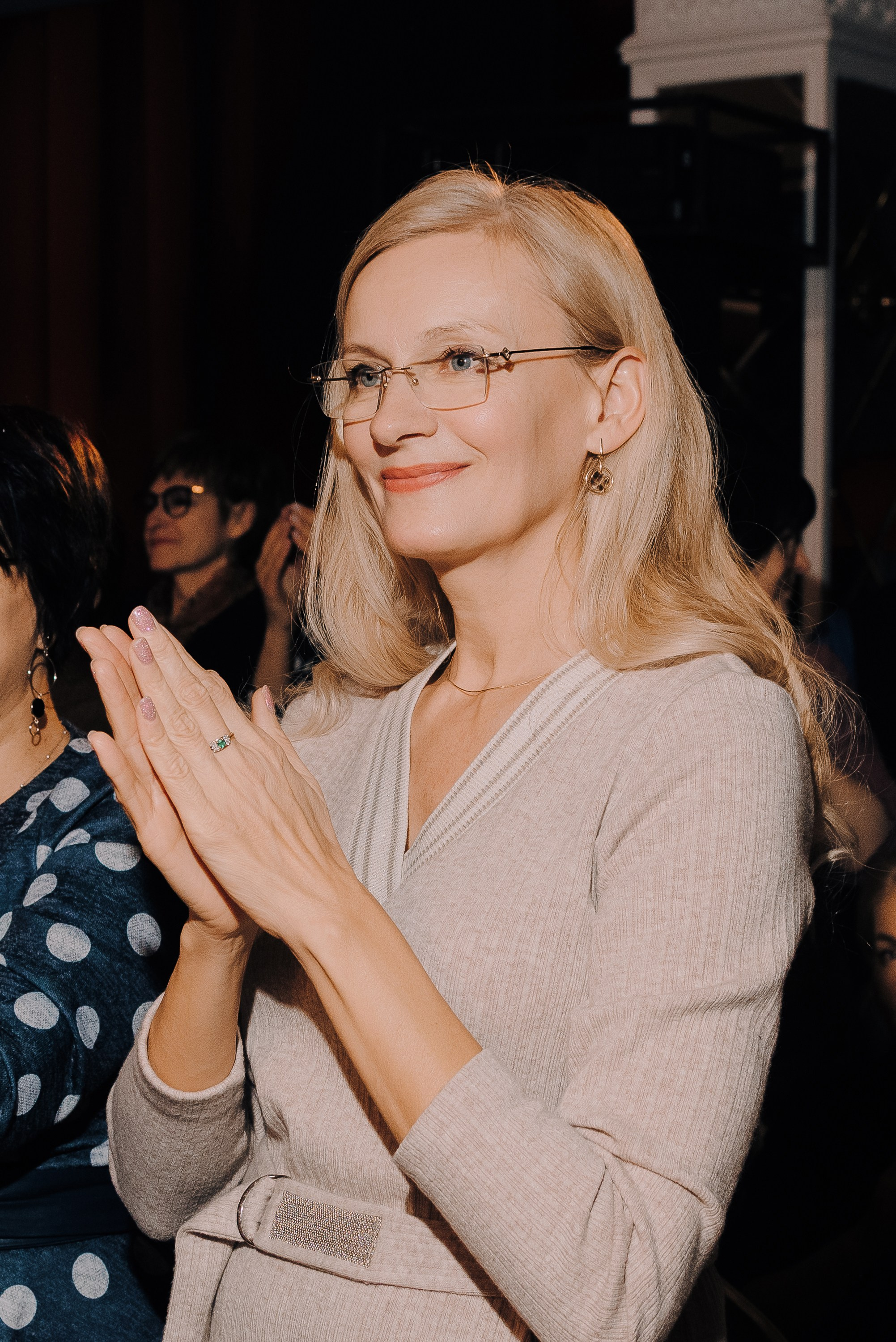 СПЕКТАКЛЬ «ВОЛШЕБНЫЕ ОЧКИ» ОПТИК-ЦЕНТР. Репортажный фотограф Зуев Роман г. Челябинск