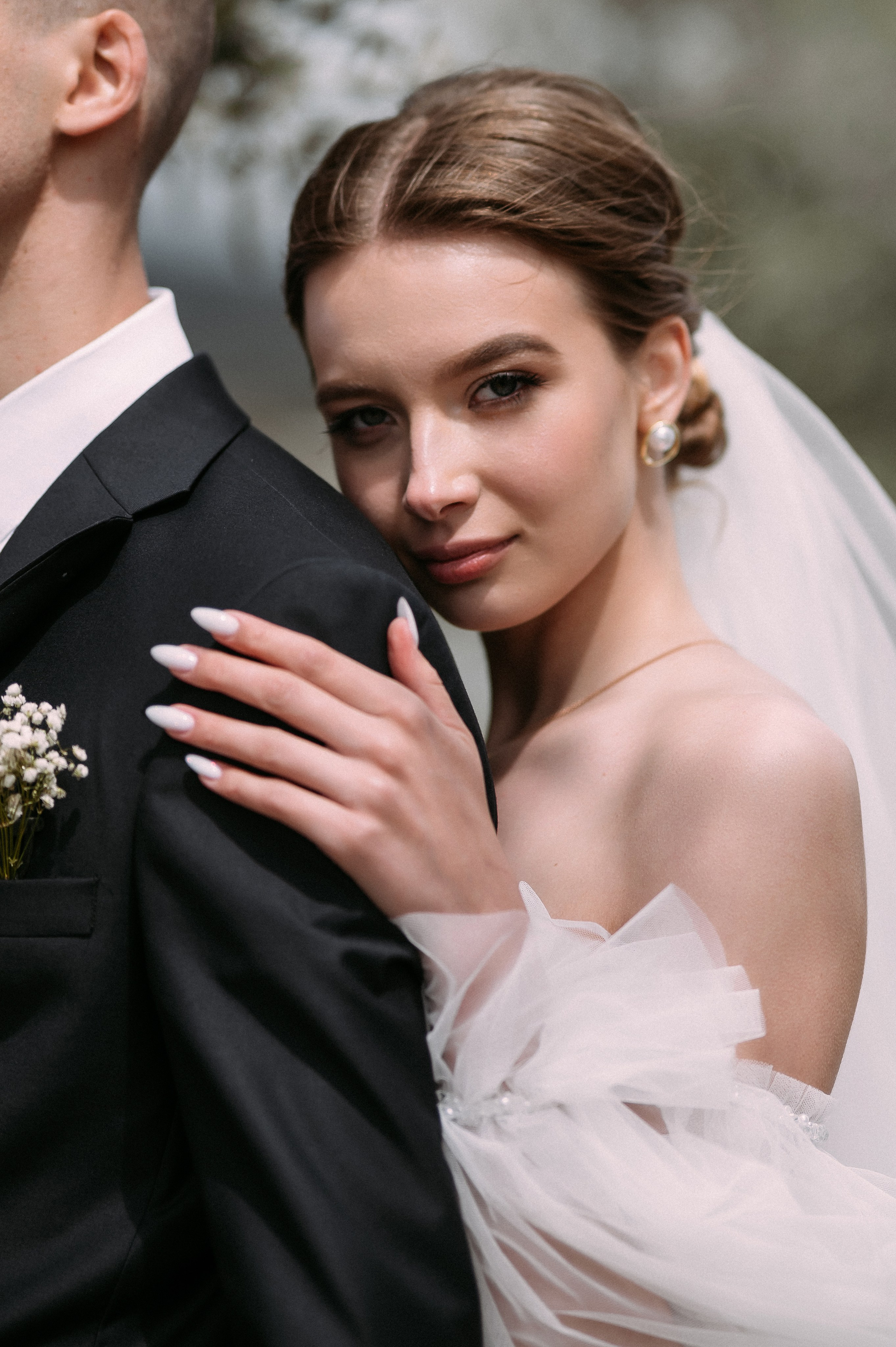 Свадебное утро и прогулка красивой яркой пары. Свадебный и семейный фотограф в Симферополе Дарья Маркова