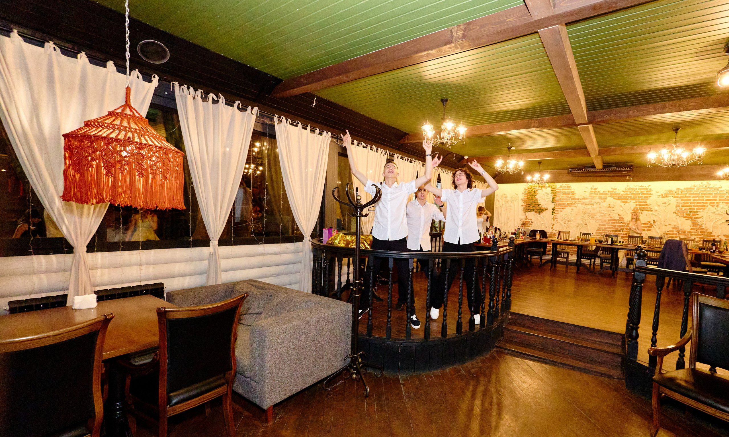 Выпускной 35 Сош. Фотограф Выпускные альбомы Таганрог Сергей Коробченко