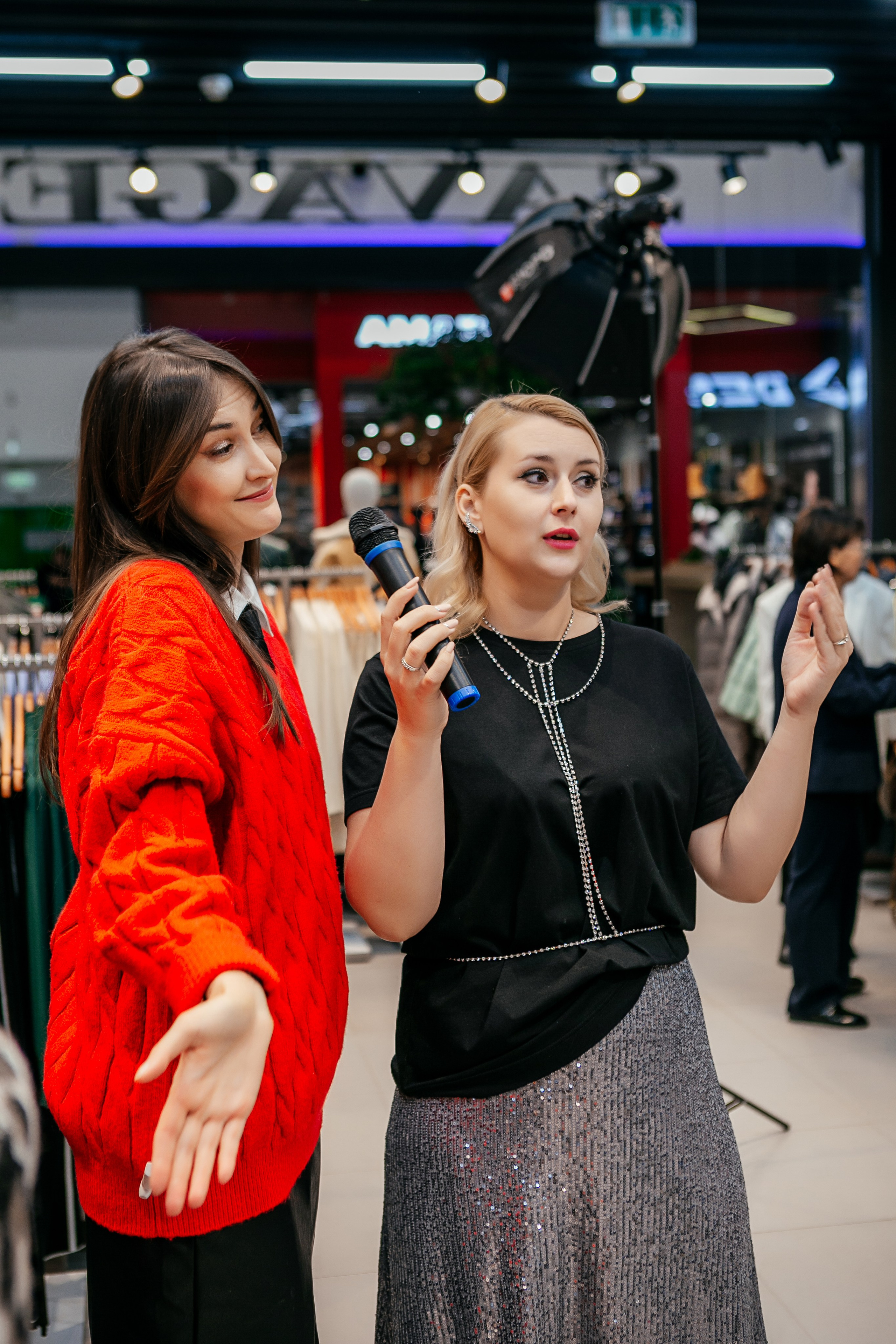 Открытие магазина SAVAGE. Контент фотограф, съемка для маркетплейсов, фуд съемка и репортажи в Новосибирске Ралия Галеева