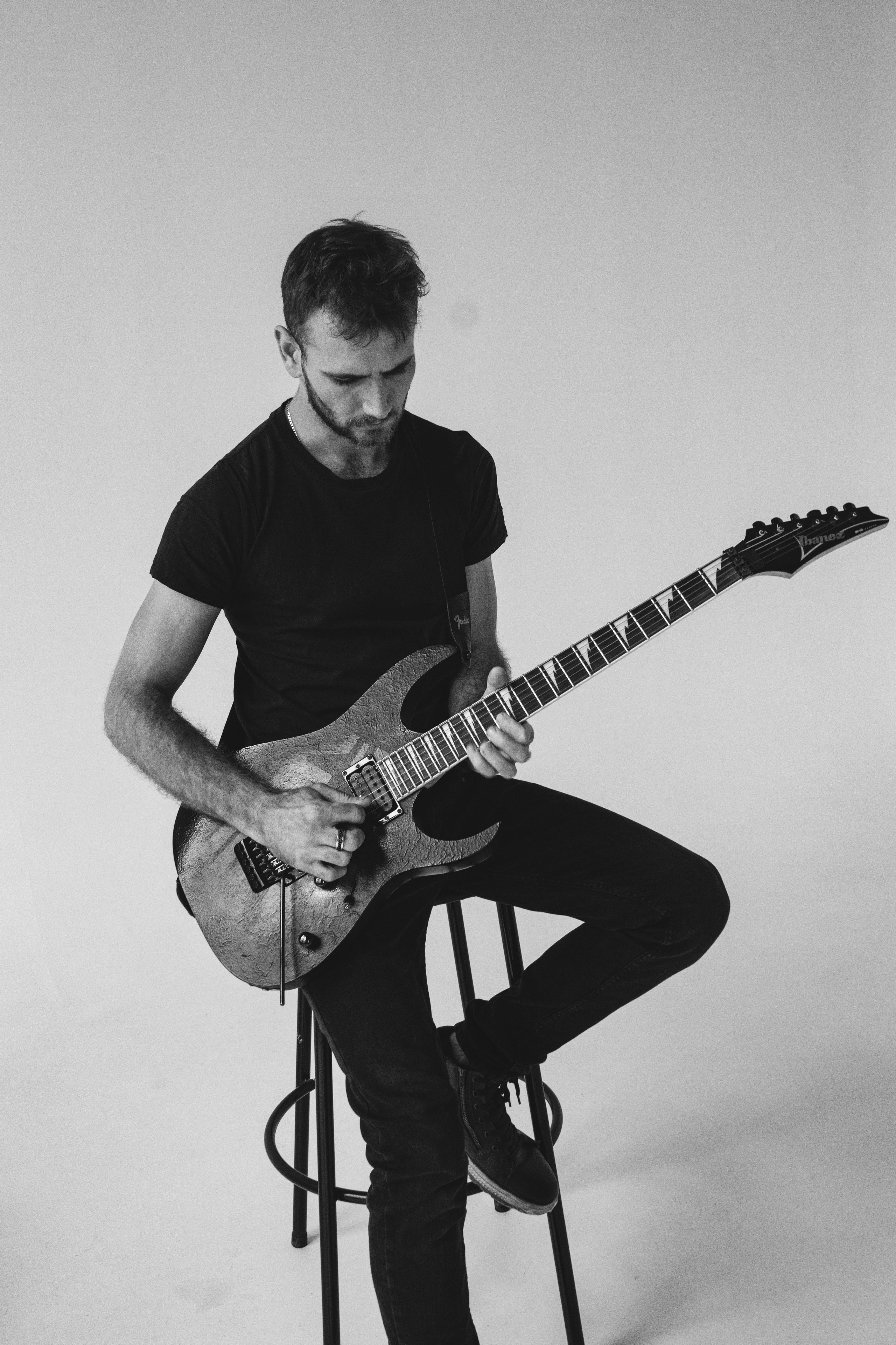 СТУДИЯ. Уличный фотограф Города N