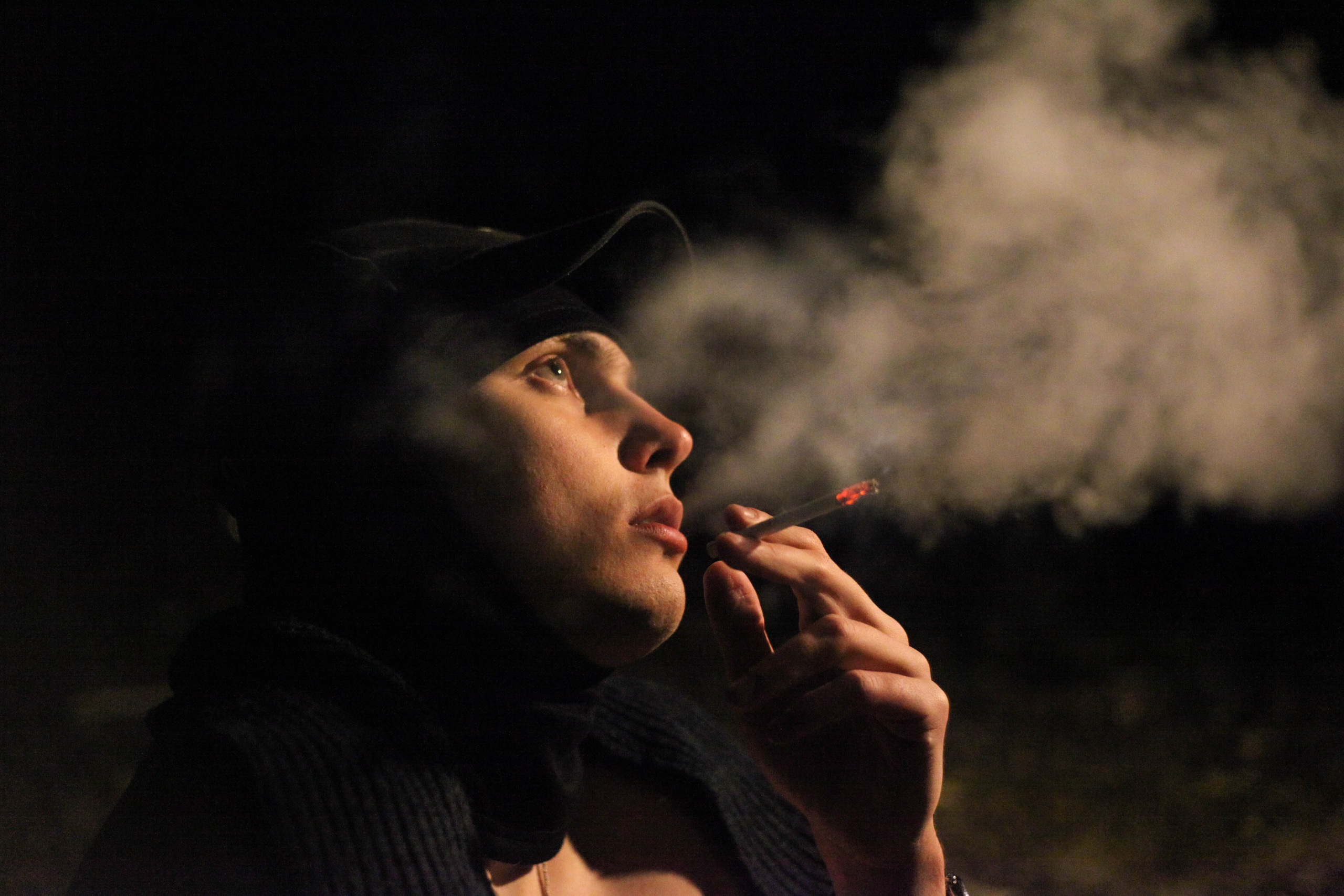 «Затянутая тишина: воспоминания прошлой жизни». Уличный фотограф Города N