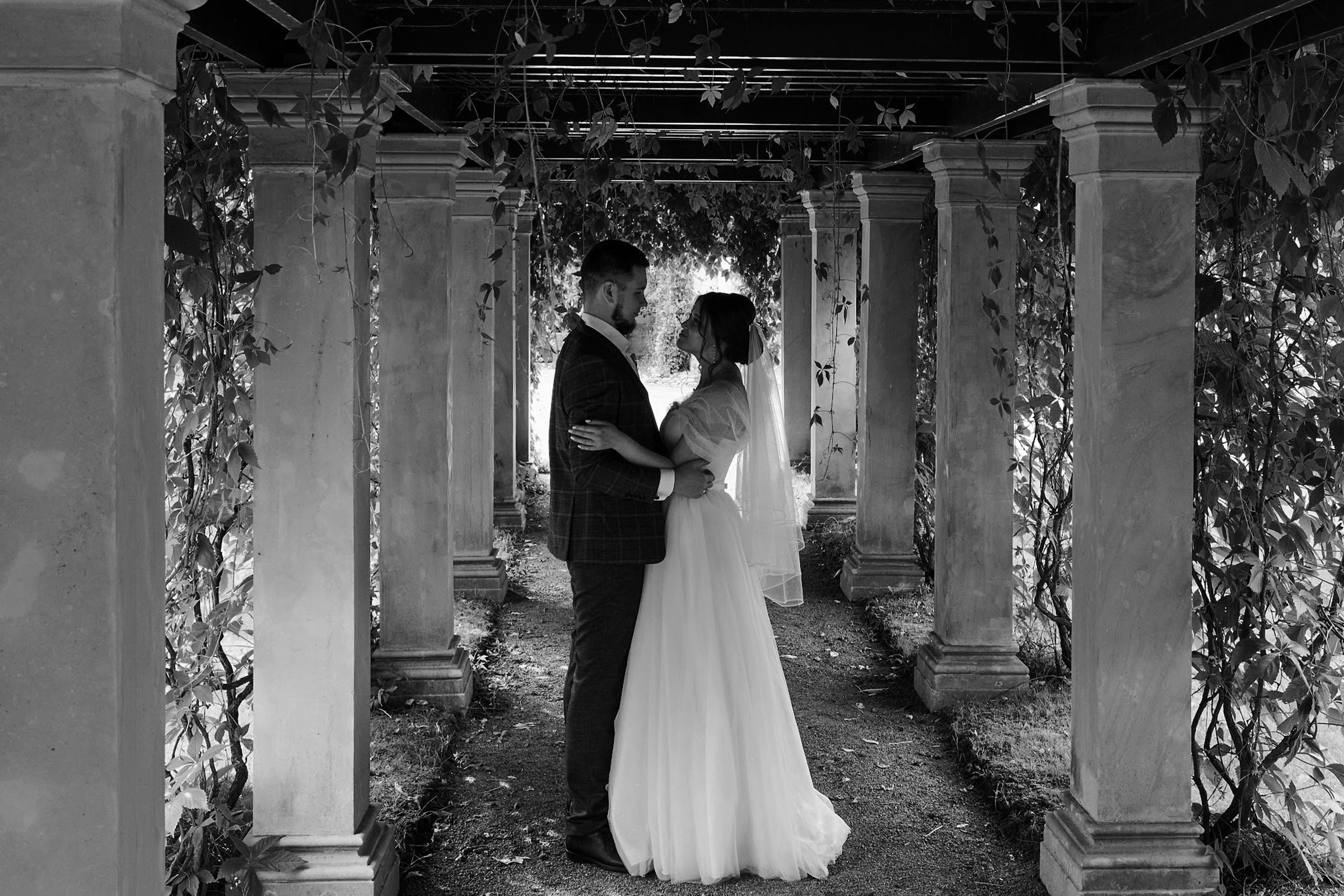 Свадебная фотосъемка в Петергофе. Свадебный фотограф в Санкт-Петербурге Петергофе Пушкине Саша Галлс / Александр Галлс