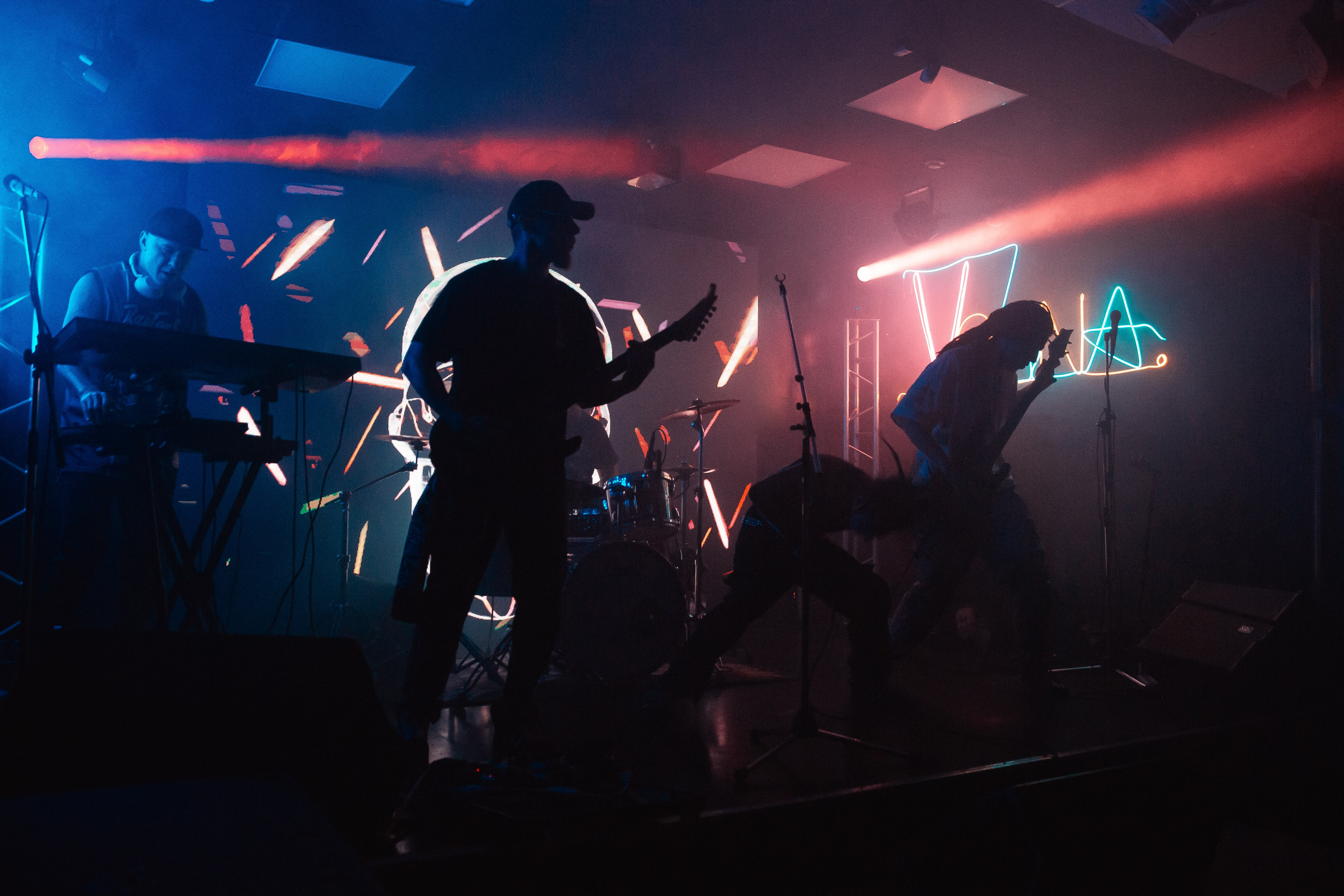 Isolator, Красноярск, 23.11.2025, Волна. Фотограф Регина Крикунова г. Красноярск