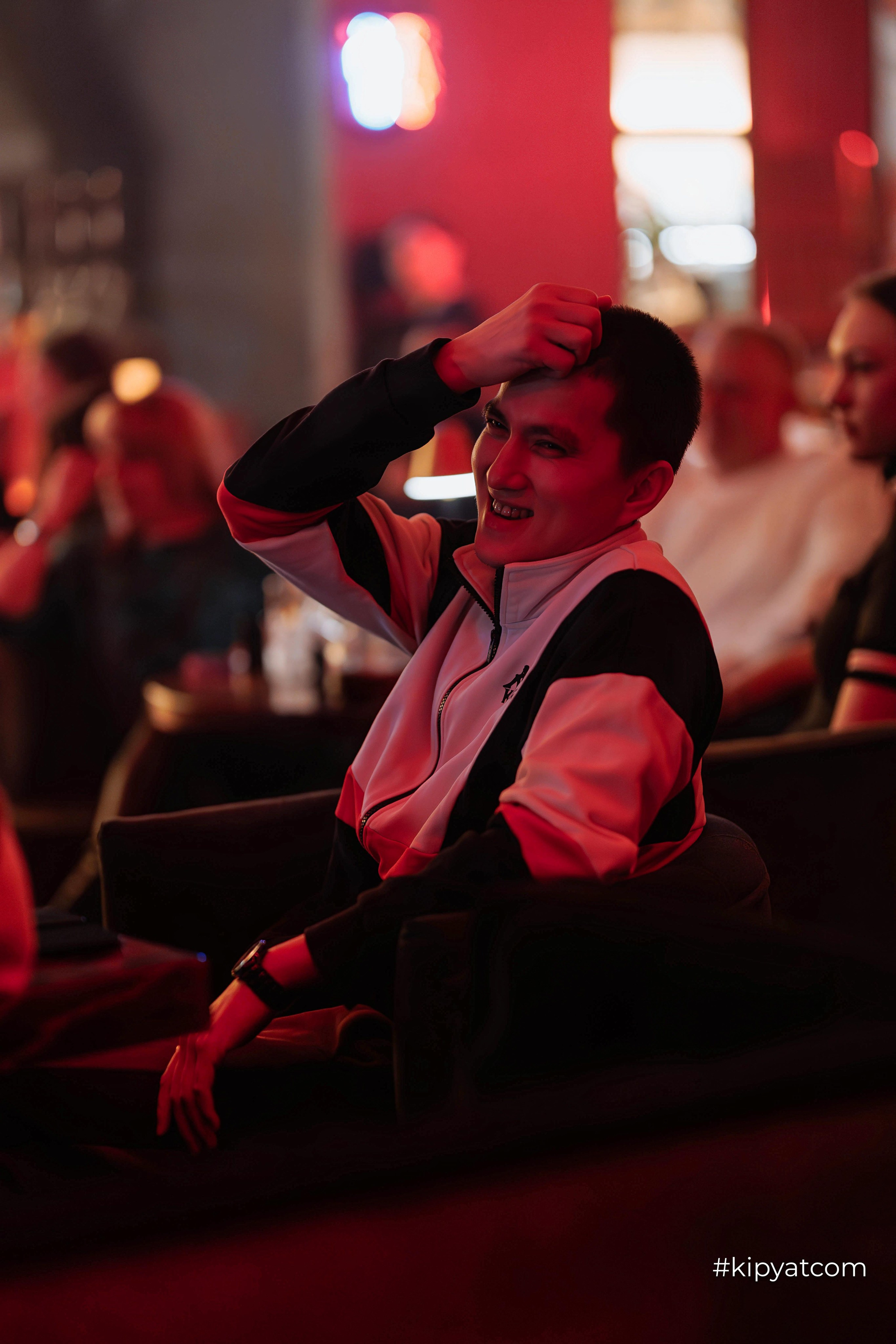 Сольный стендап концерт Александра Меркуль