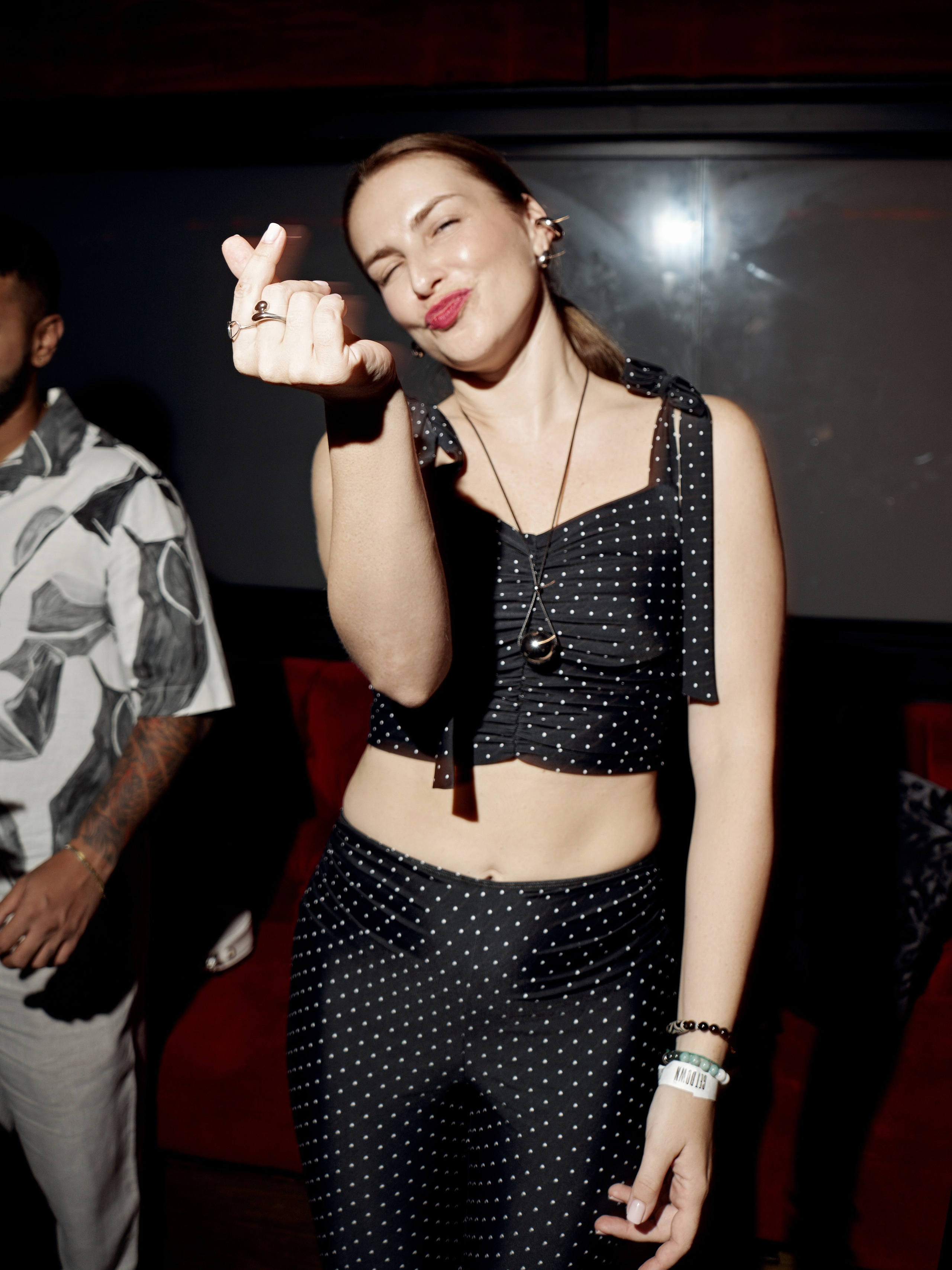 CLUB. NOIZOMAX Художественный фотограф в Дубай