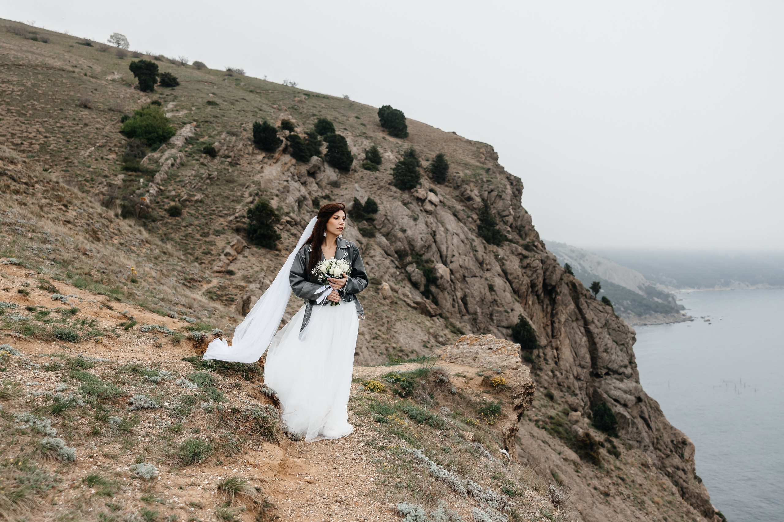 Анонс свадьбы Маргариты и Андрея. Туман на холмах Балаклавы. Свадебный фотограф в Крыму и Севастополе Ольга Баскакова
