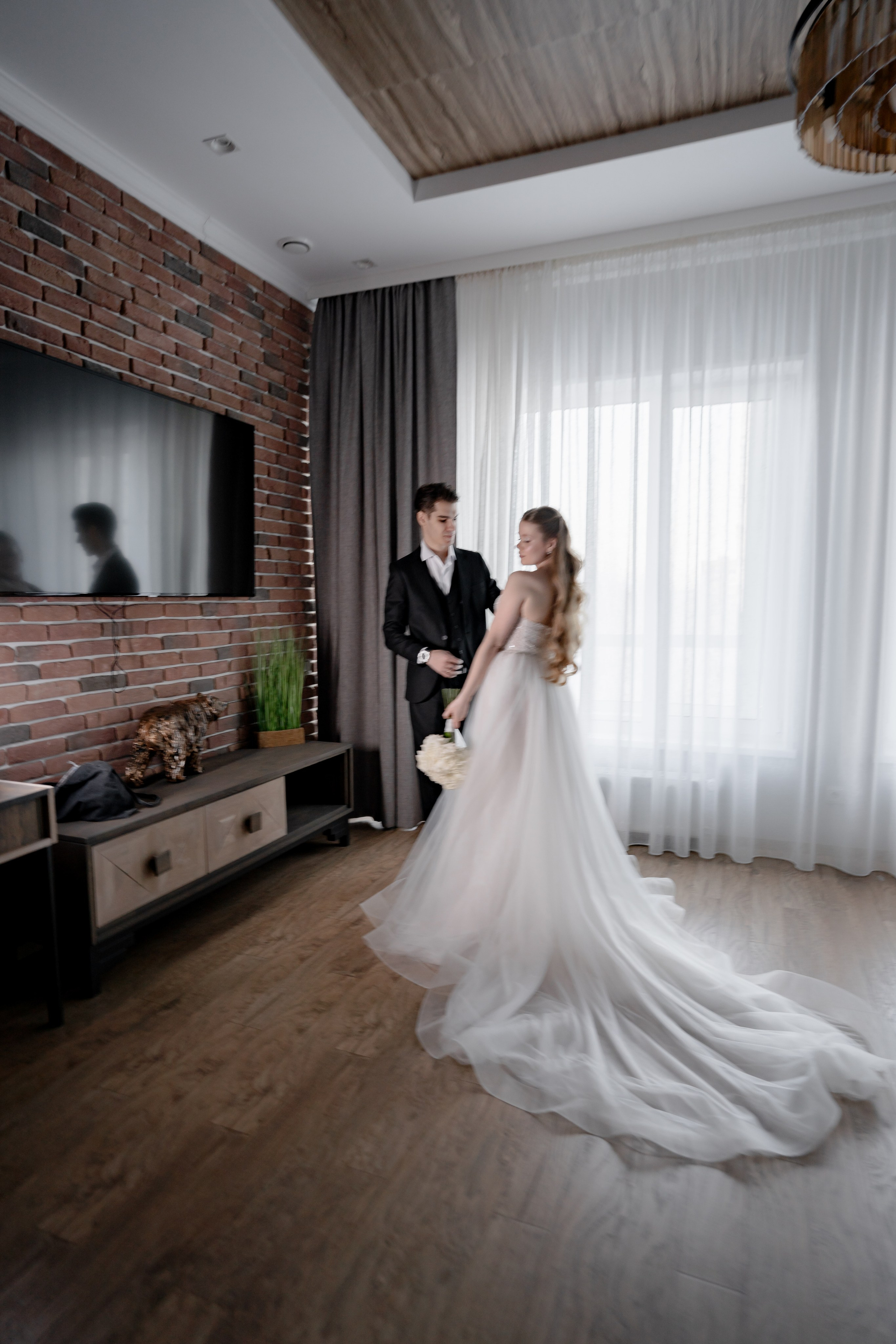 СВАДЕБНАЯ СЬЕМКА СБОРОВ В ОТЕЛЕ И ВЫЕЗД НА ЦЕРЕМОНИЮ (СНЯТО В СИБИРЕ В НИЖНЕВАРТОВСКЕ). Профессиональный фотограф, Санкт-Петербург — Виктория Богомолова