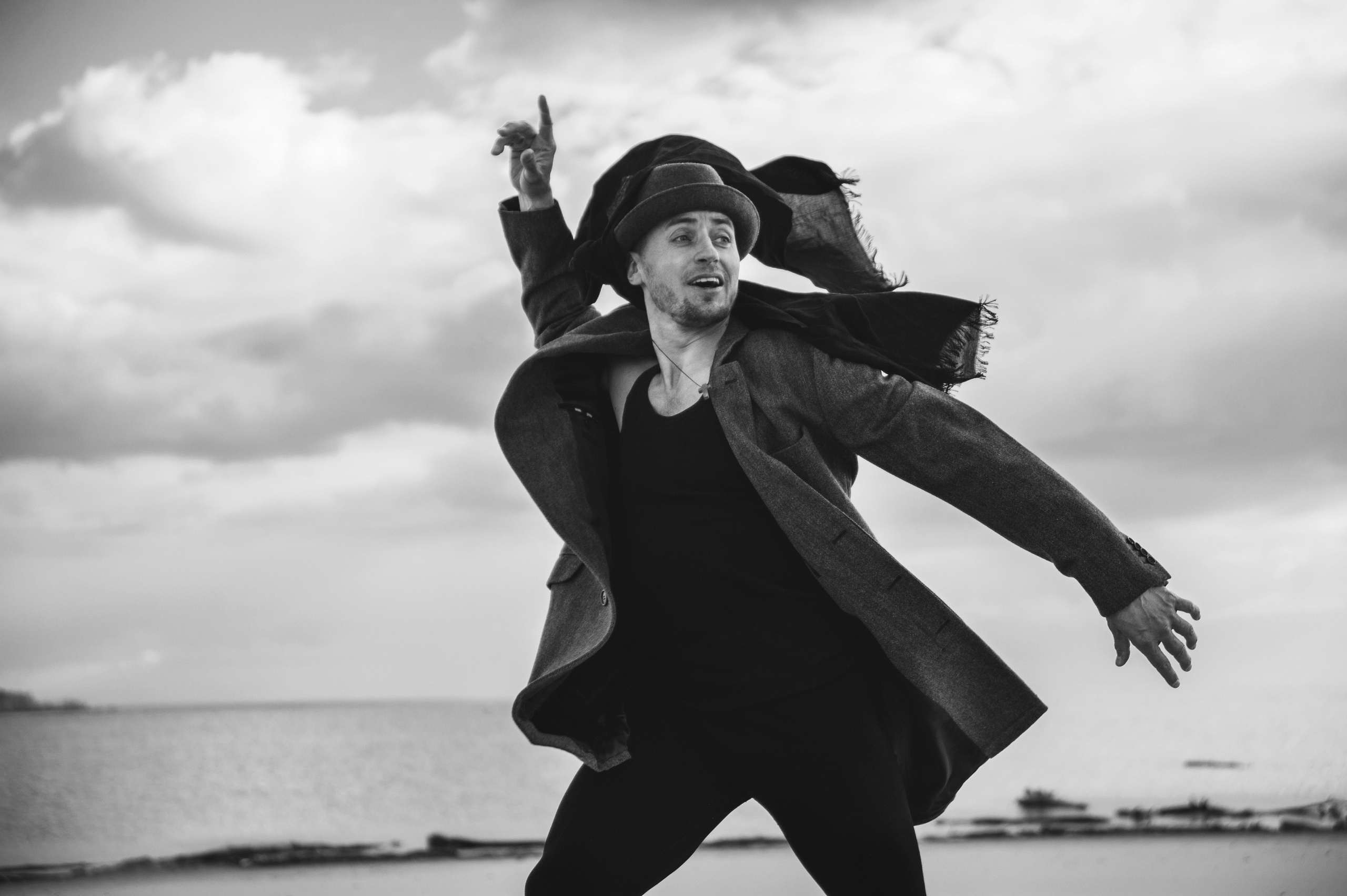 Мужская фотосессия на пляже Новосибирск. Портретный фотограф Новосибирск Дарья Едапина. Фотограф Дарья Едапина Новосибирск