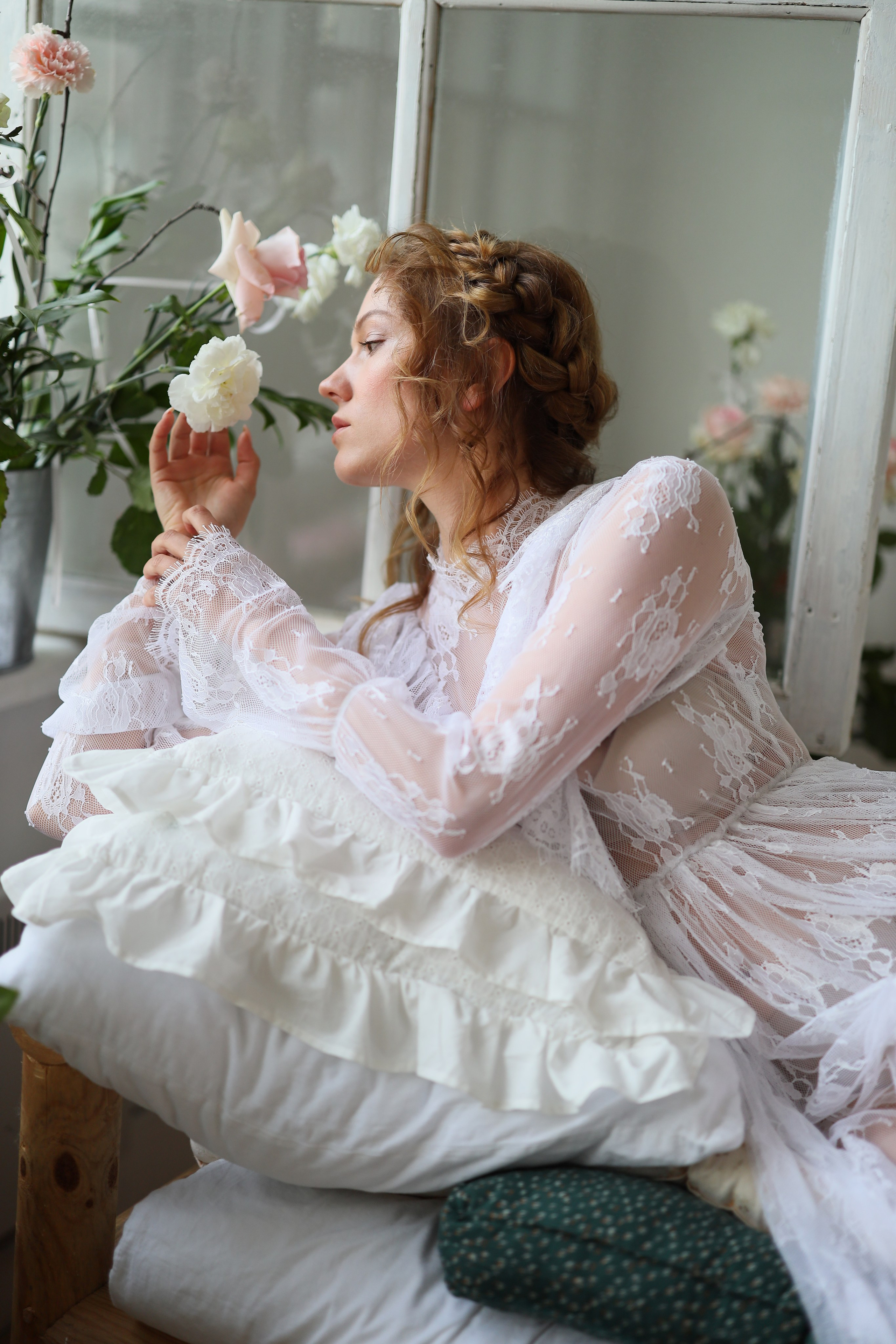 Фотосессия с живыми цветами для Дарьи. Свадебный и семейный фотограф в Абхазии Жанна Соснина