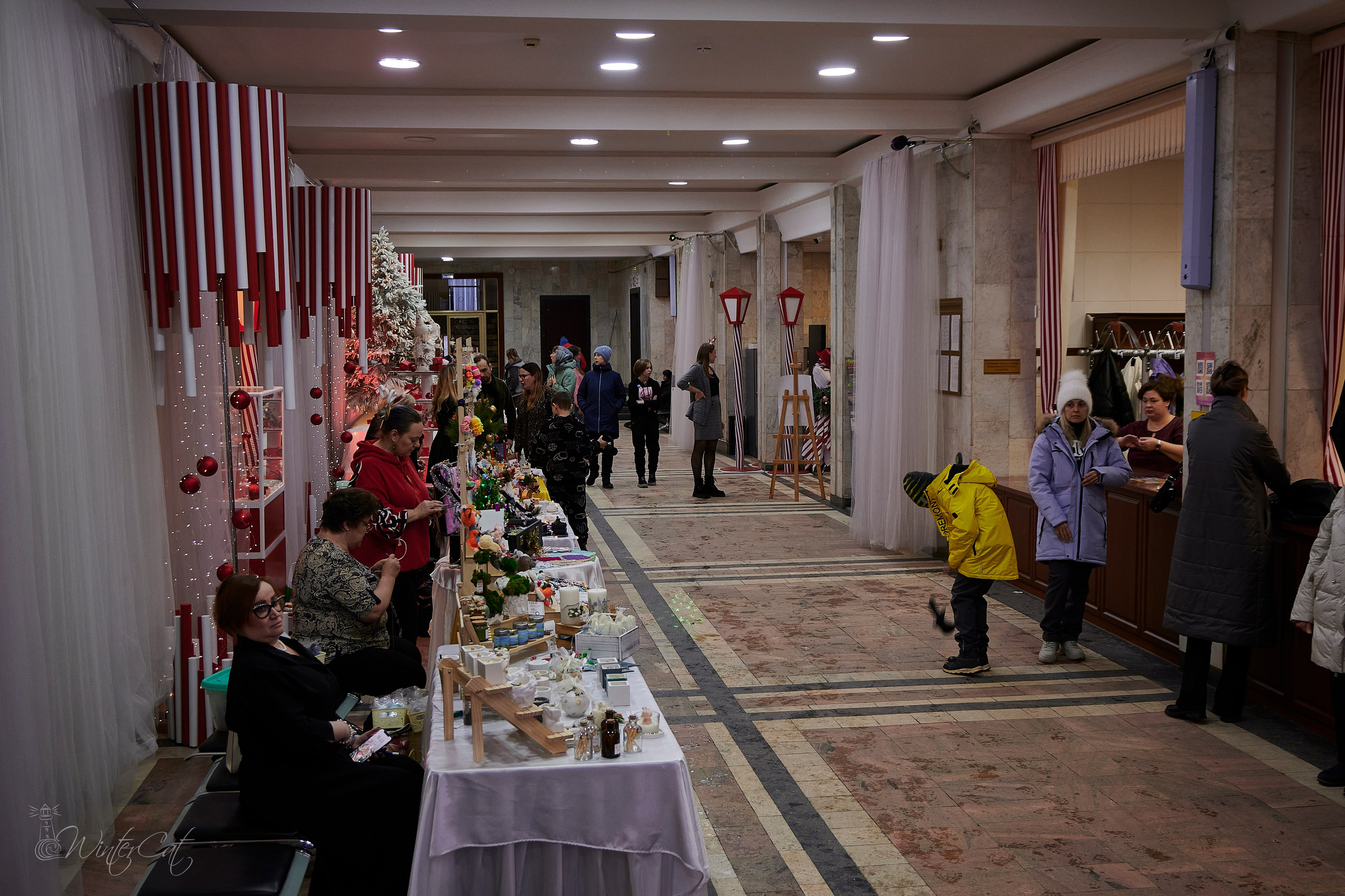 Ярмарка 07.12.24. Портретный и репортажный фотограф в Магадане Андрей Нефедов WinterCatPhoto