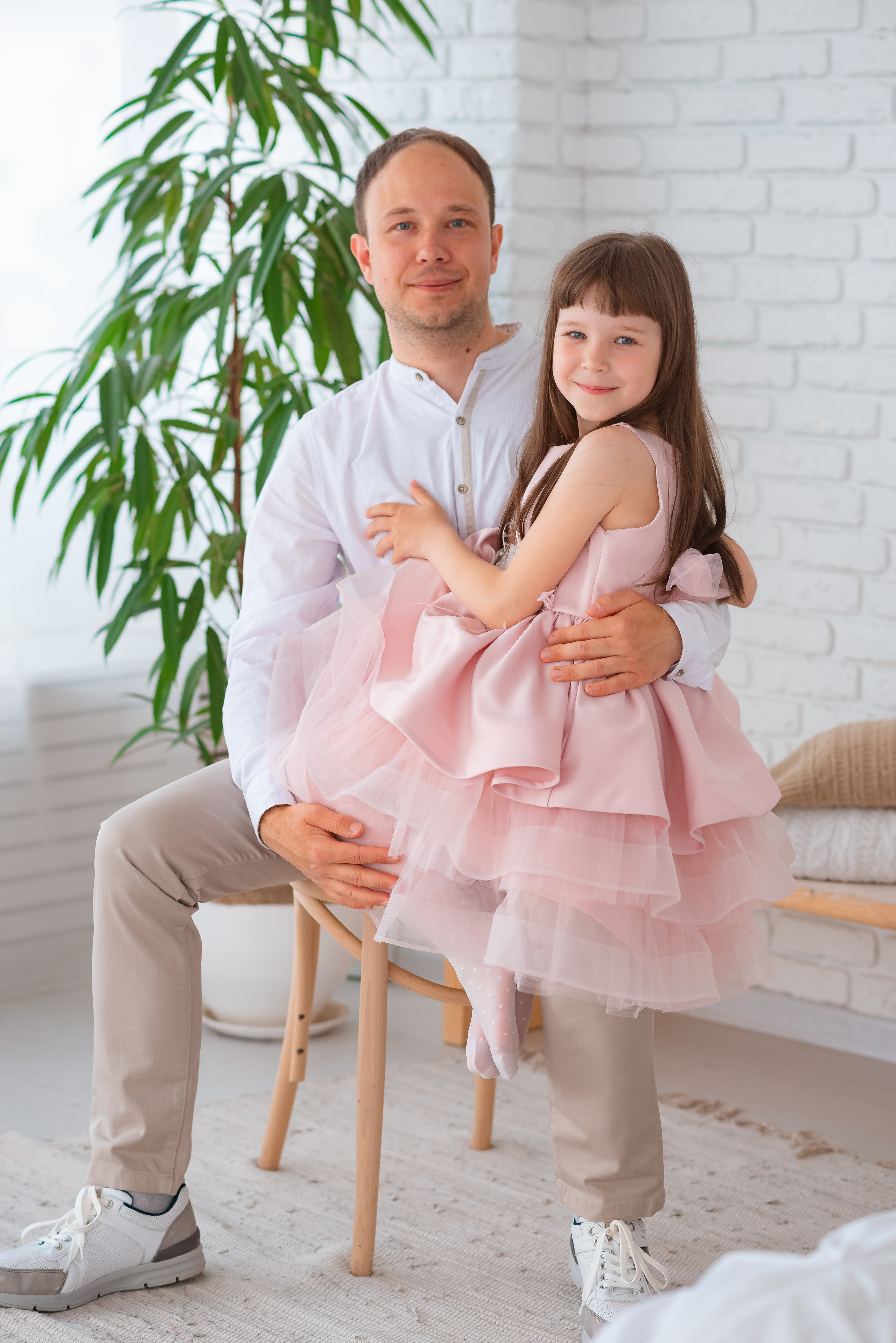 Инна с семьей в Феломене. Семейный фотограф на выписку из роддома и крещение Минск Настя Гришук