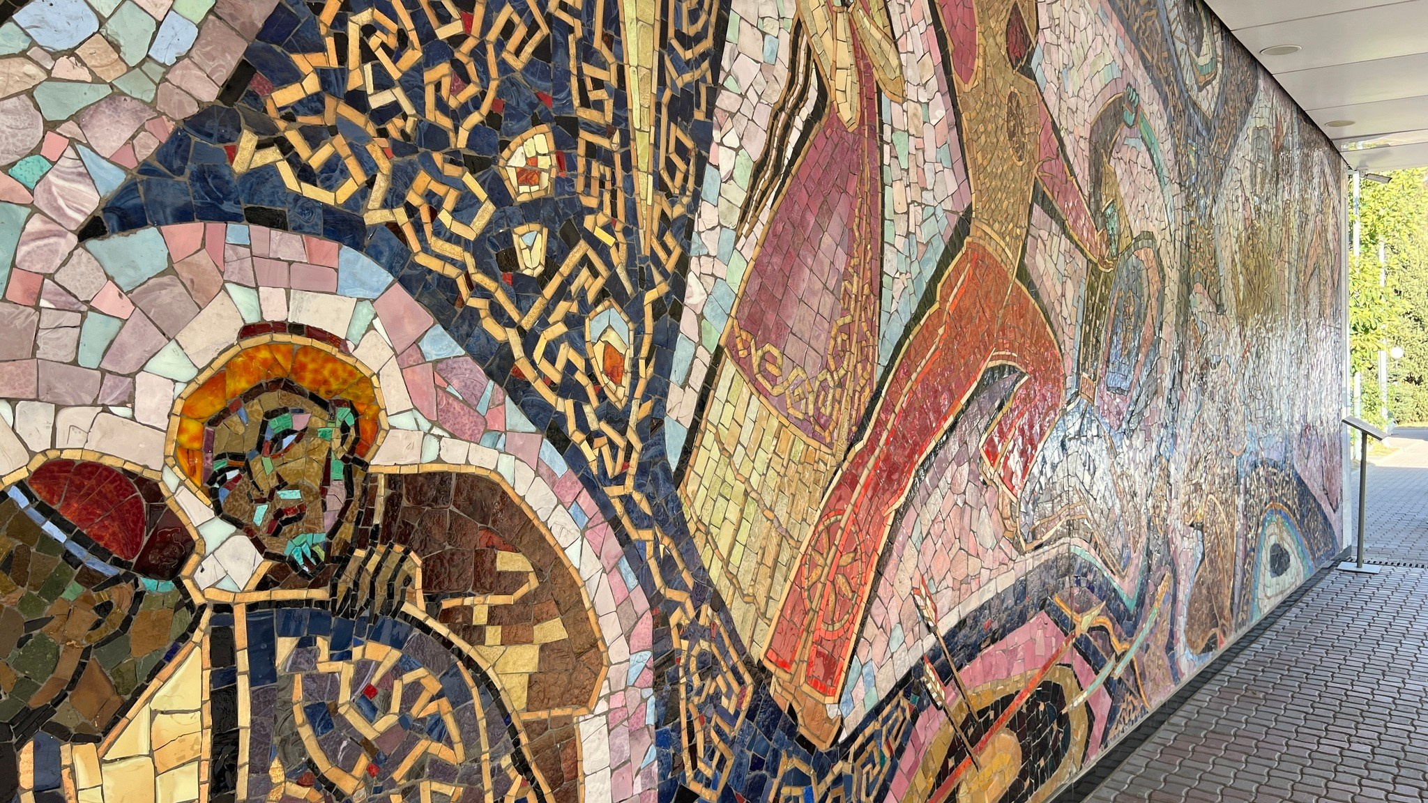 Гостиница «Алматы» и её мозаики — архитектурный символ города