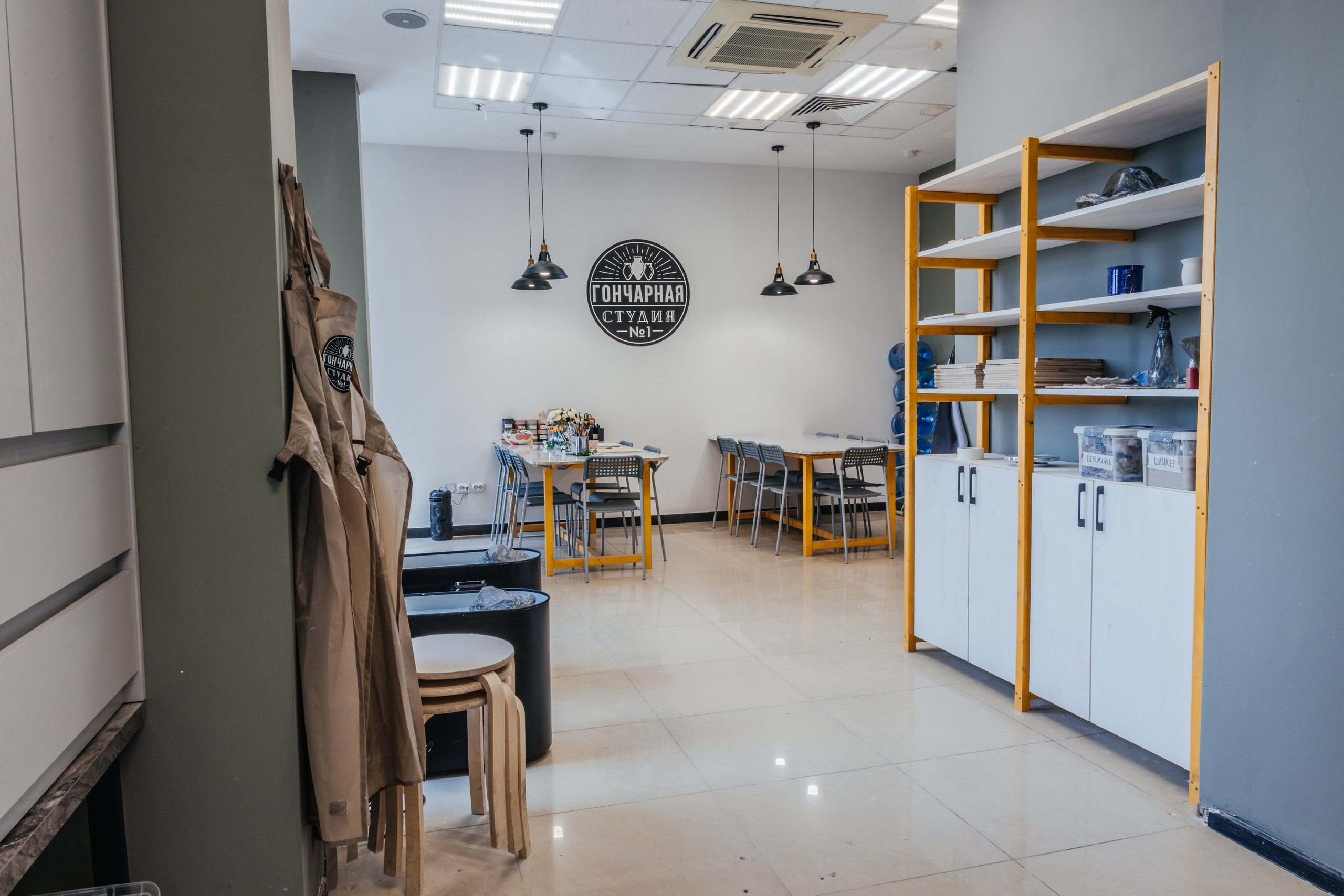 Интерьер Кулинарной, Гончарной, Стрелковой студии. Фотограф Алексей Солопов
