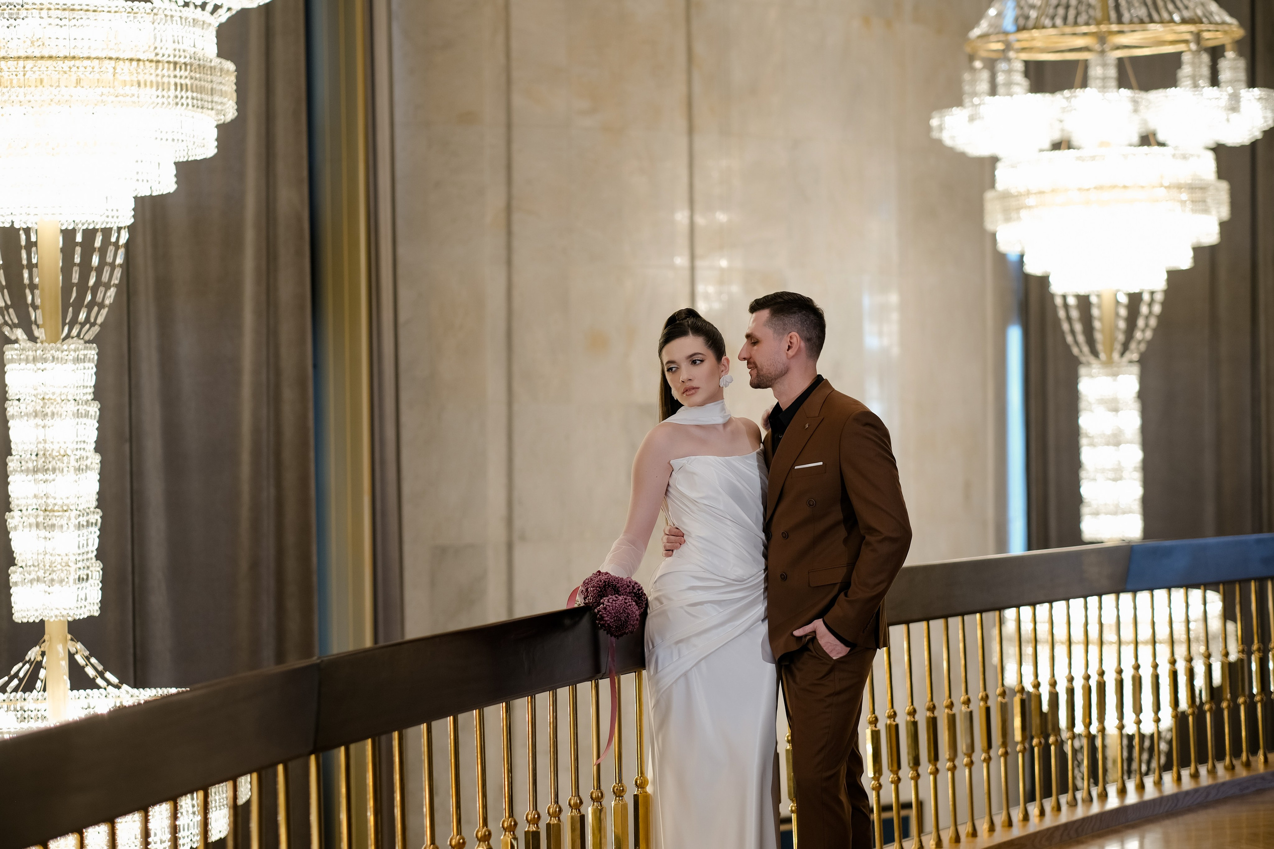 Свадебная фотосессия в театре драмы имени Наума Орлова. Свадебный фотограф в Челябинске Сырчикова Наталья