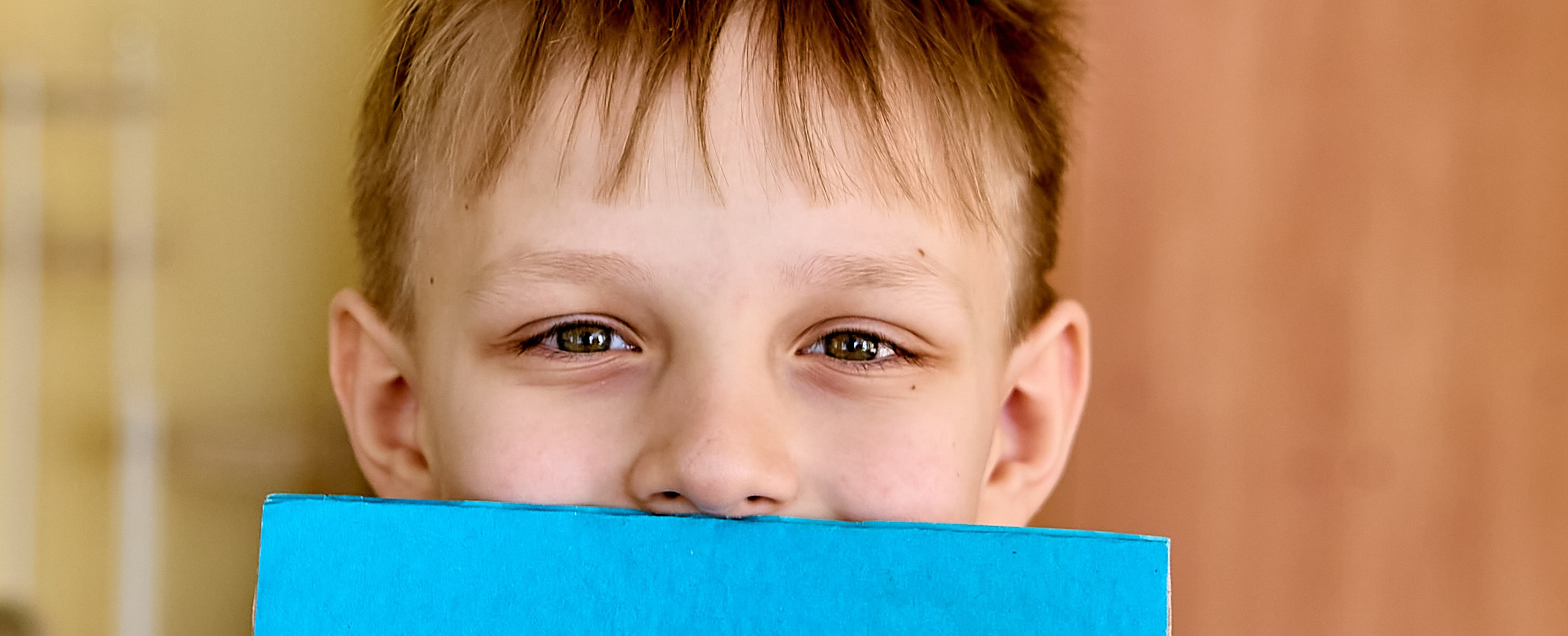 Крупный план, портрет школьника первоклашки. Православный портретный и детский фотограф Николай Голованов г. Дзержинск