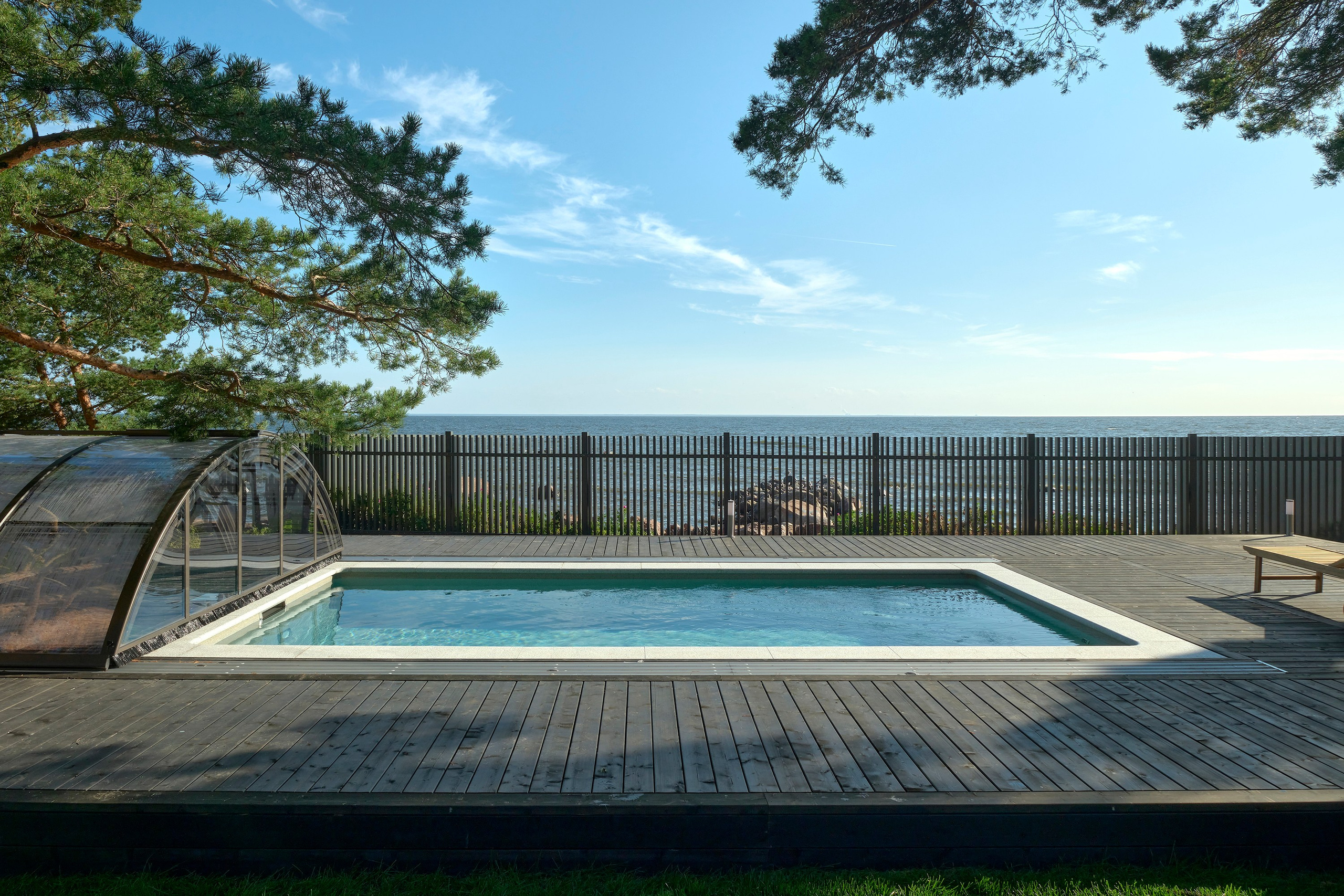 Ландшафтный и интерьерный фотограф Наталья Соловьева. Фотосъемка сада в КП Золотые пески для ландшафтной компании Хвоя | interioto