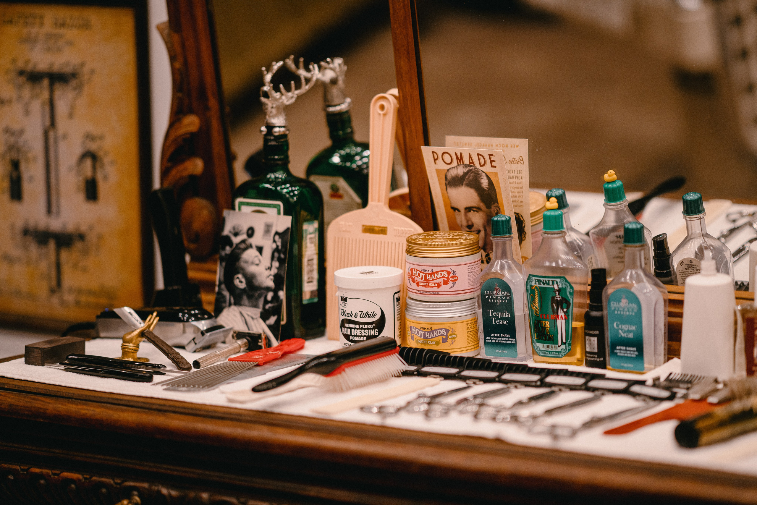 St.Dismas Barbershop Classic Men's Haircuts. Жуков Илья  свадебный фотограф в Москве