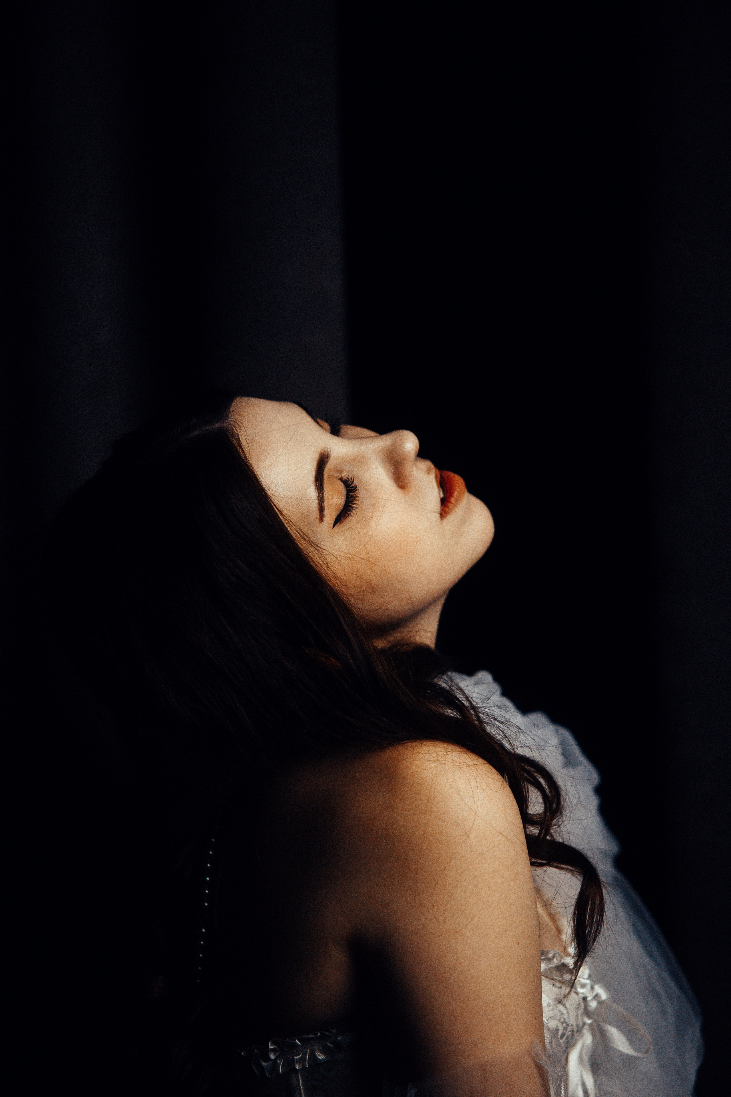 Танцуй. Сюрреализм. Чувственность. Арт-фотограф Крис Л. в Тобольске: портрет, семейные, свадьбы