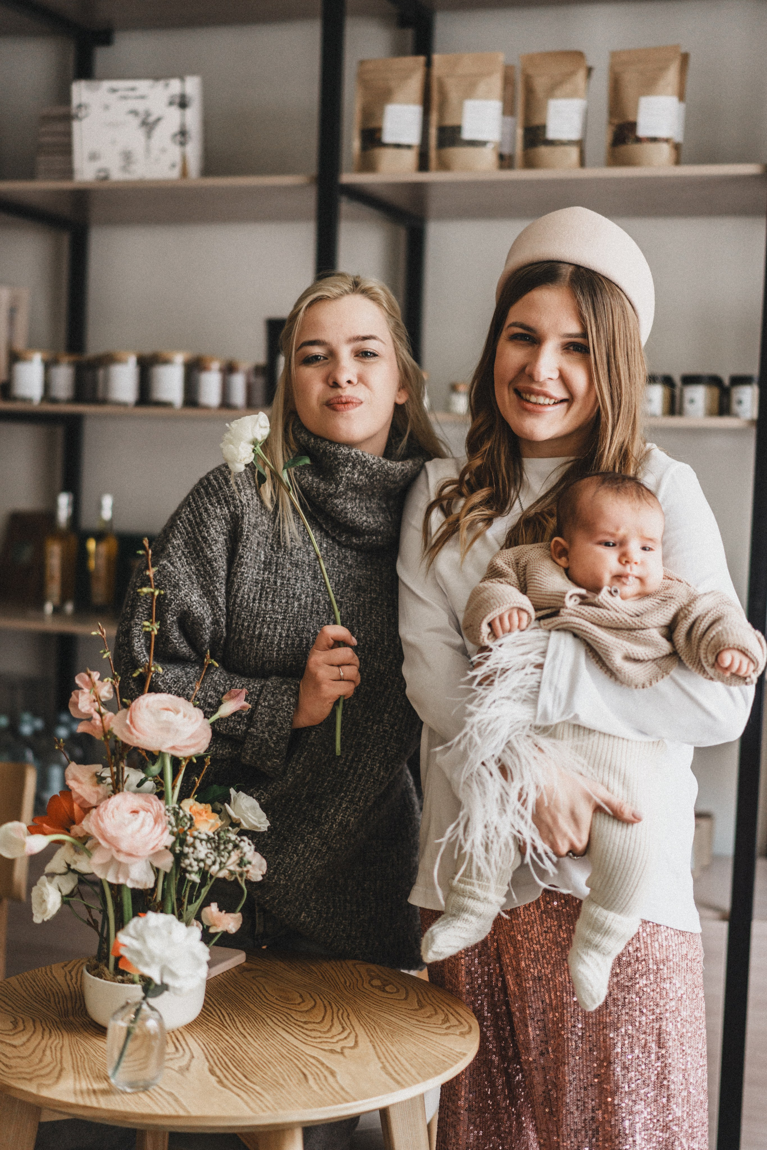 OCHEN' — цветочная встреча 14 февраля. Семейный и детский фотограф и видеограф в Москве, Серпухове и Тарусе Валерия Сорокина