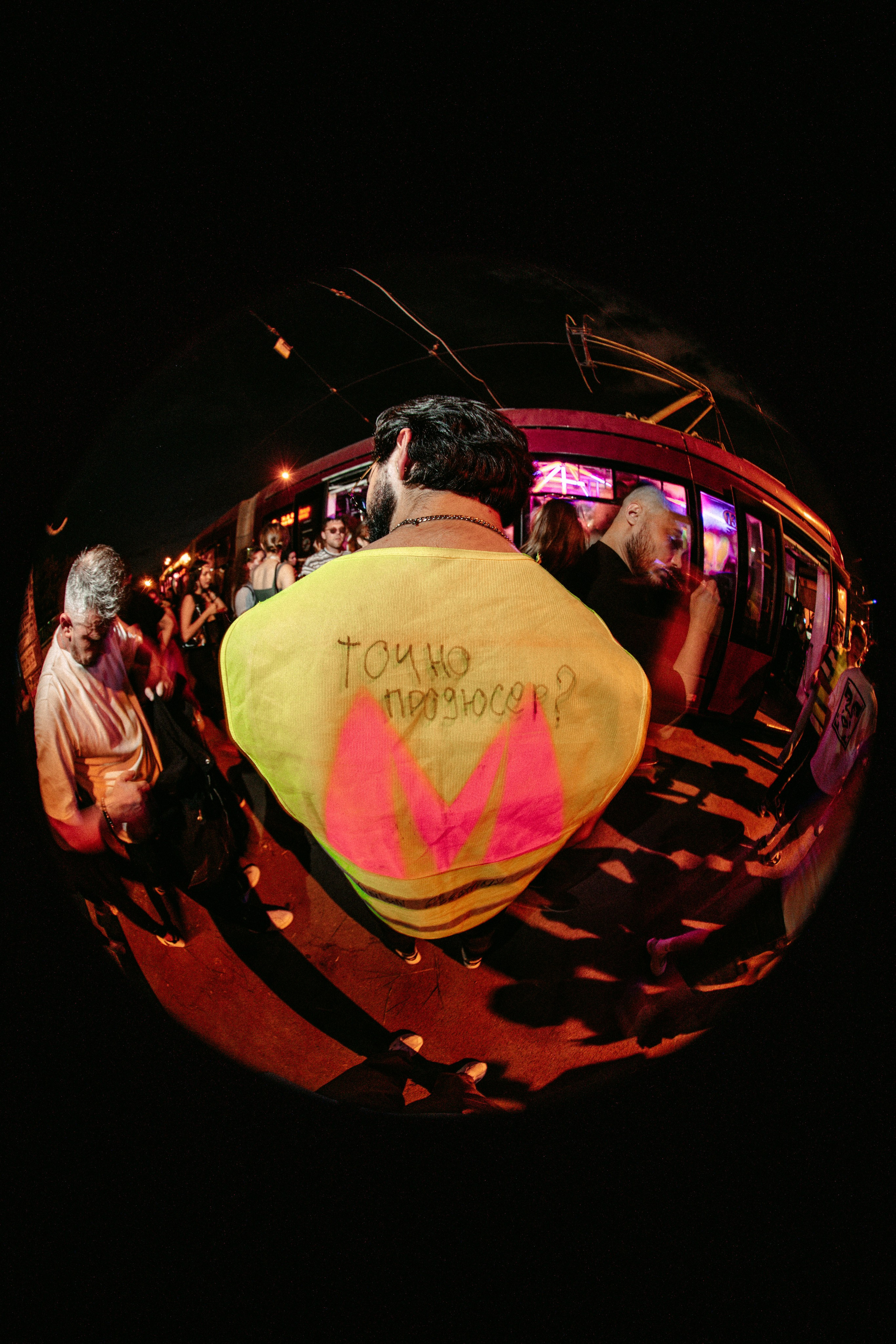 Вечеринка в трамвае / 2024. Саша Копылов, фотограф в Казани