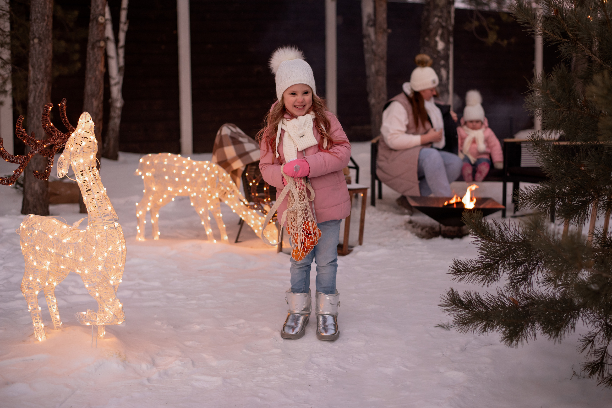 Алина с дочками. Фотограф  Потапова Анна