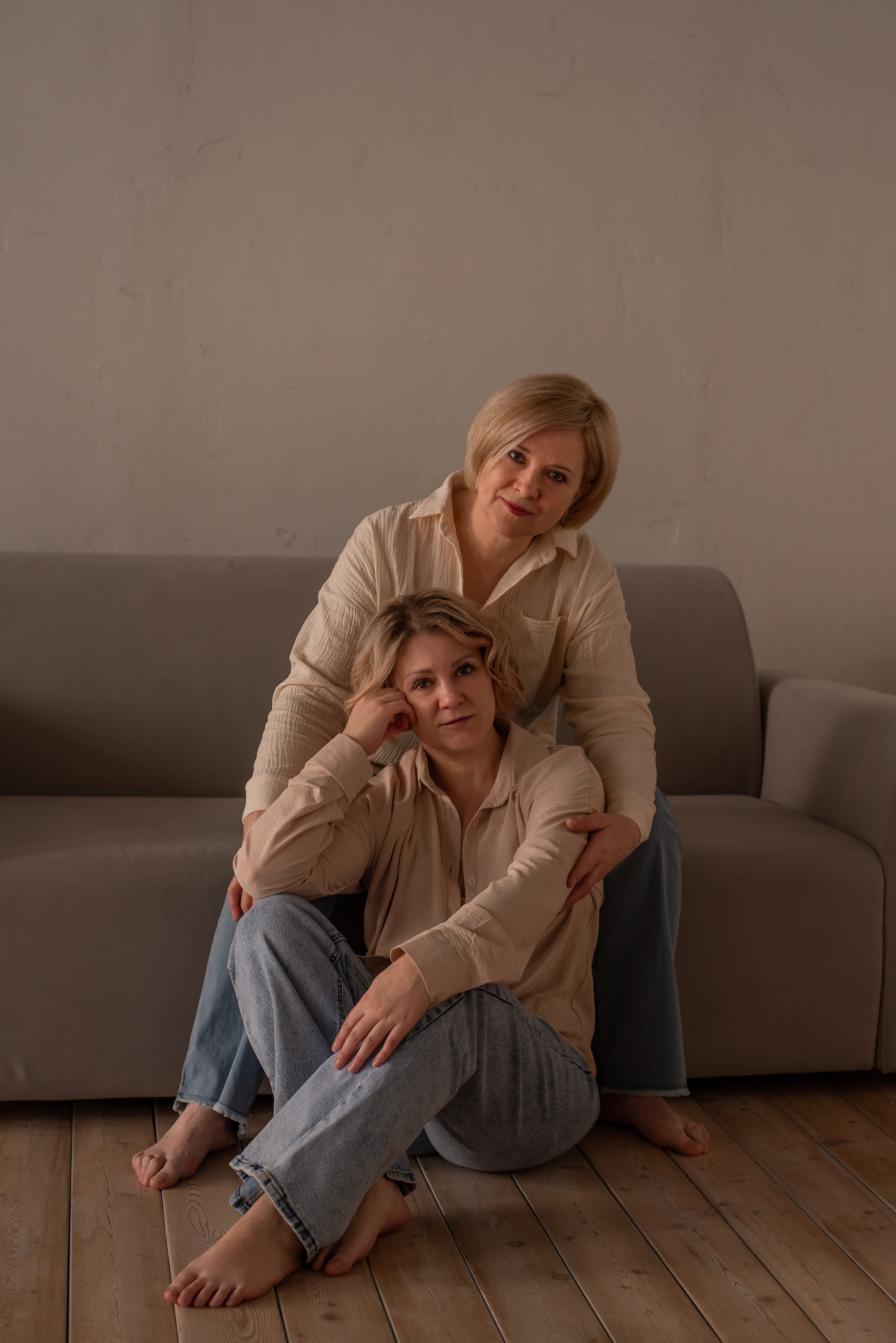 Мама, дочки и бабушка. Фотограф  Потапова Анна