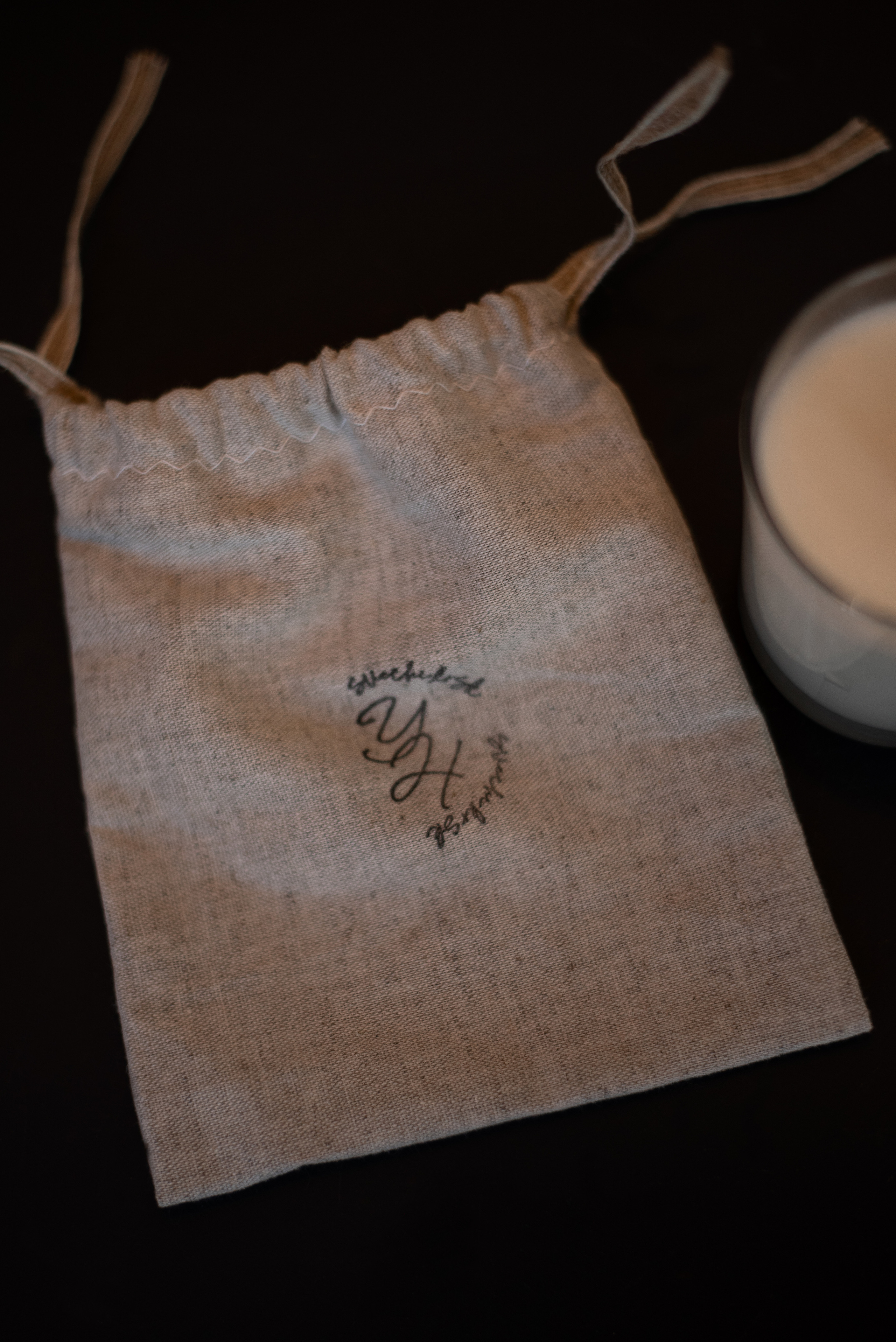 Свечи, изделия из гипса. Фотограф  Потапова Анна