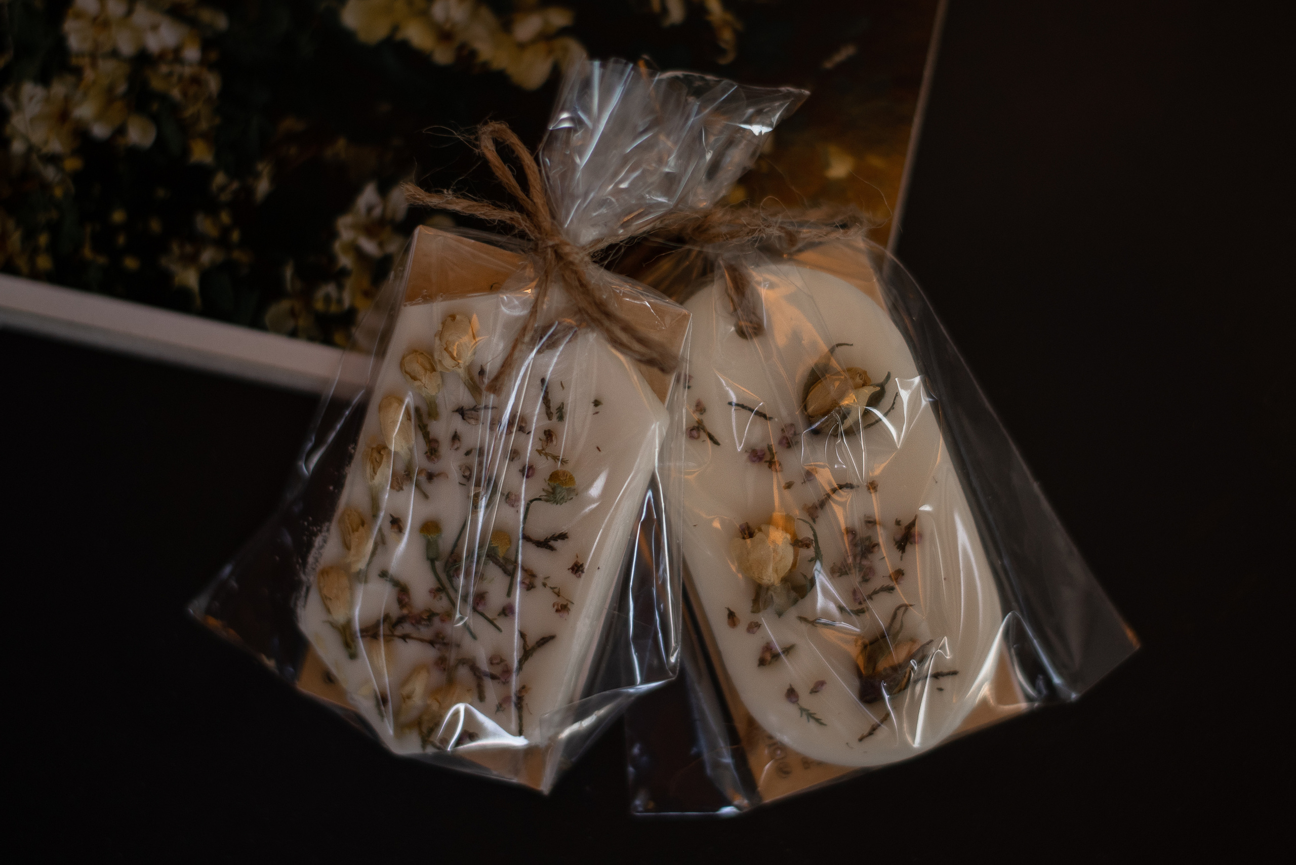 Свечи, изделия из гипса. Фотограф  Потапова Анна